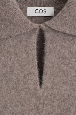 V-DETAIL PURE CASHMERE MOCK-NECK SWEATER — MOCHA 7