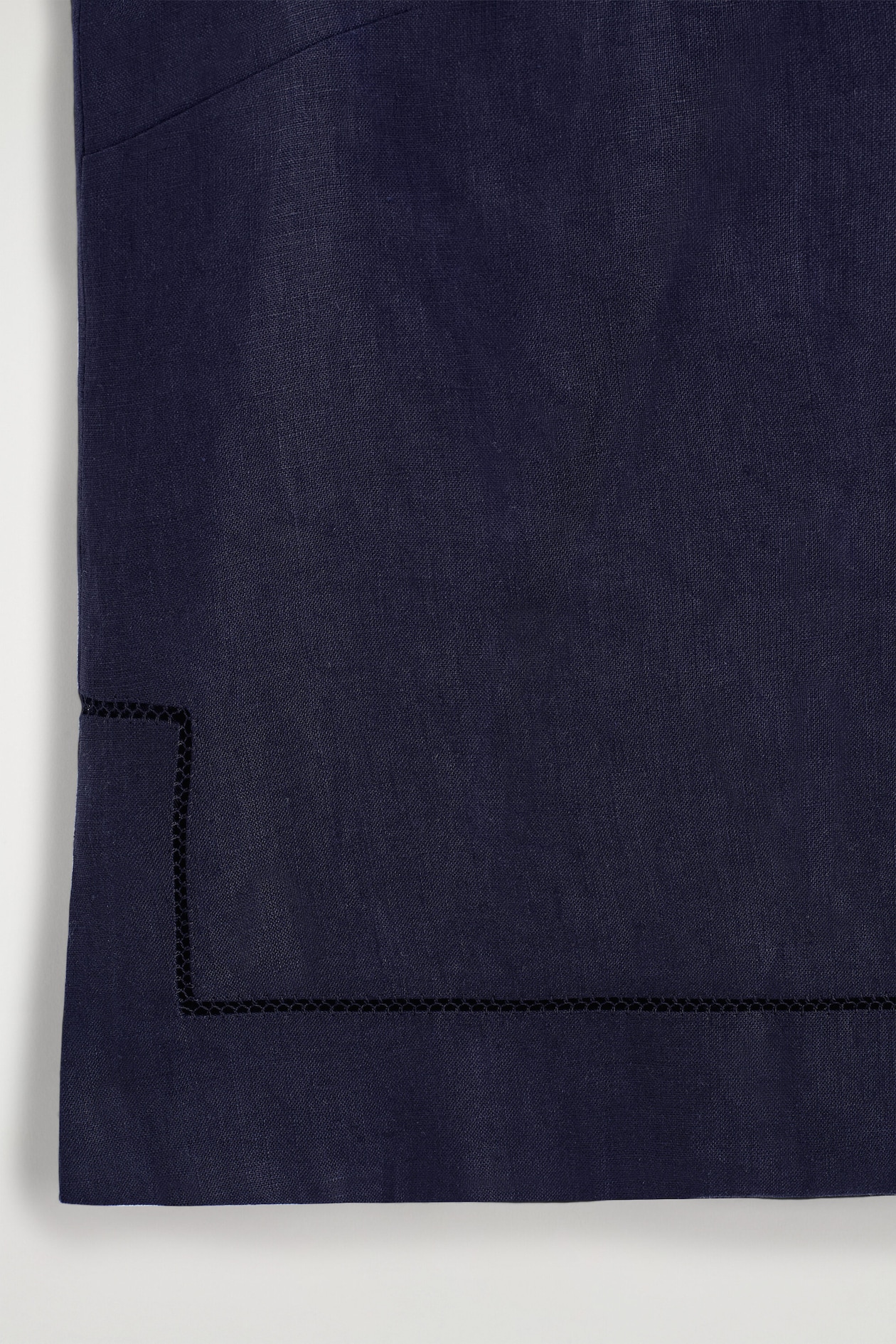 EMBROIDERED-DETAIL LINEN WAISTCOAT — NAVY