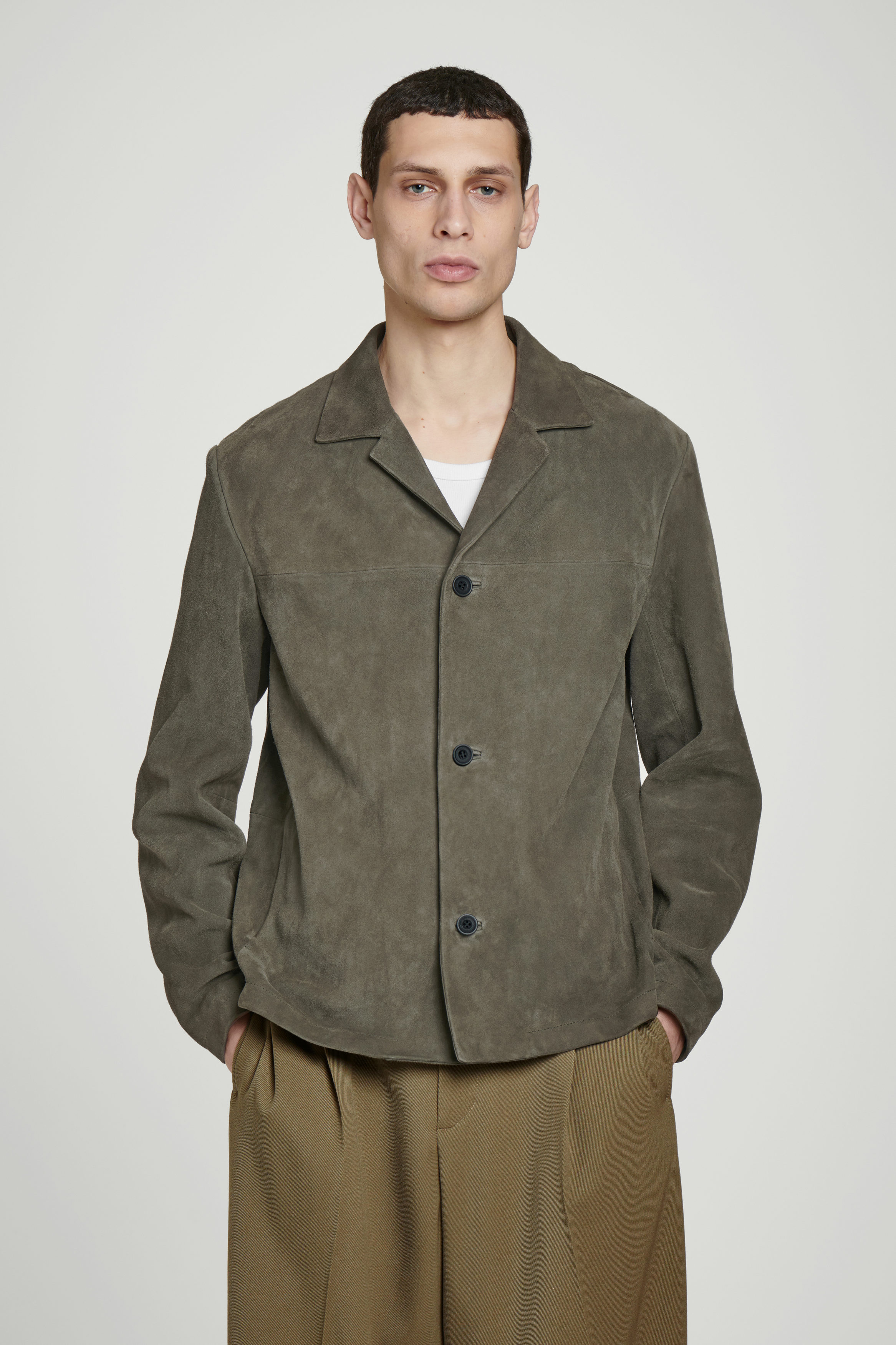 【AAKE】SUEDE CASUAL JP SINGLE-BREASTED SUEDE JACKET - DARK KHAKI | COS
