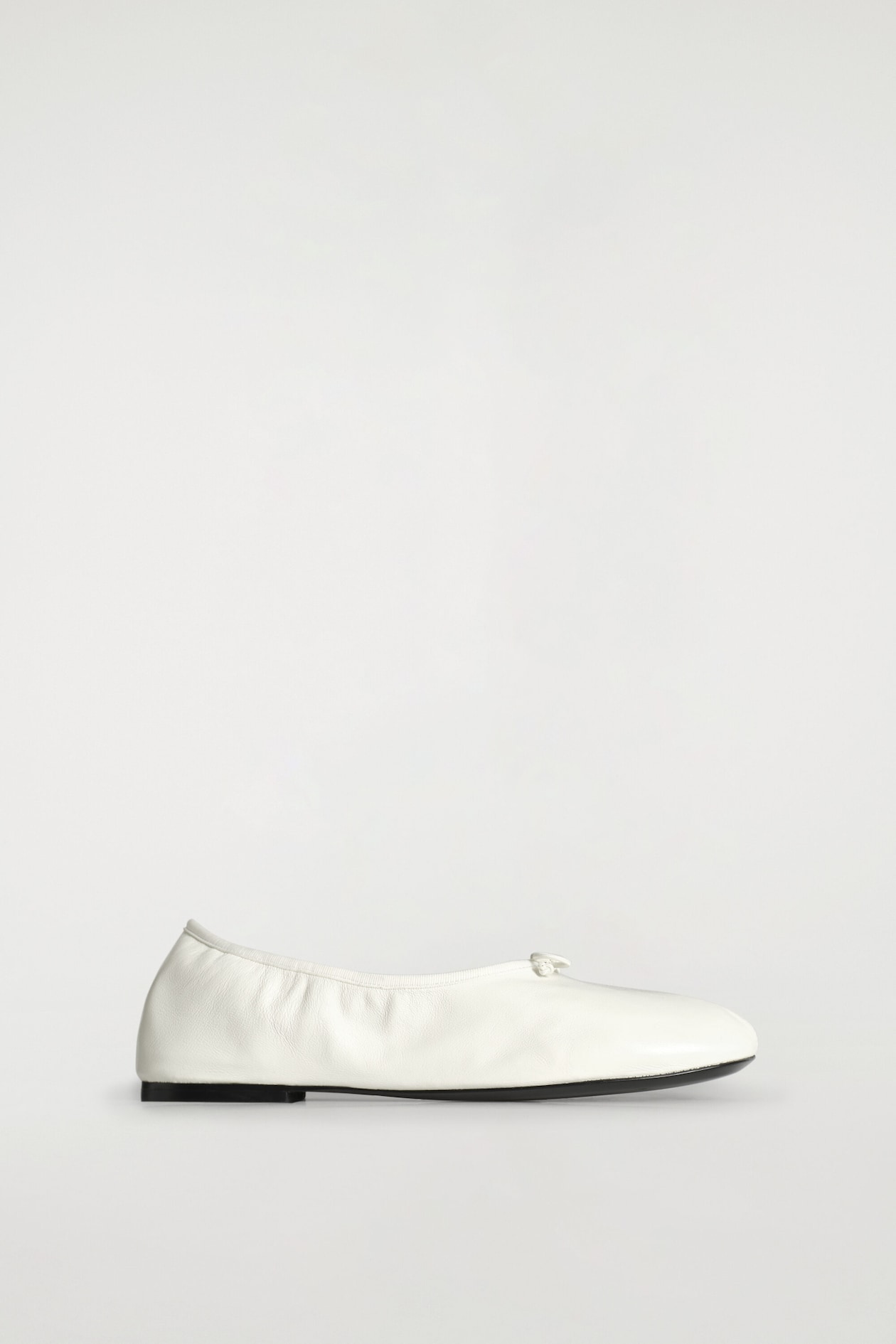 LEATHER BALLET FLATS — WHITE