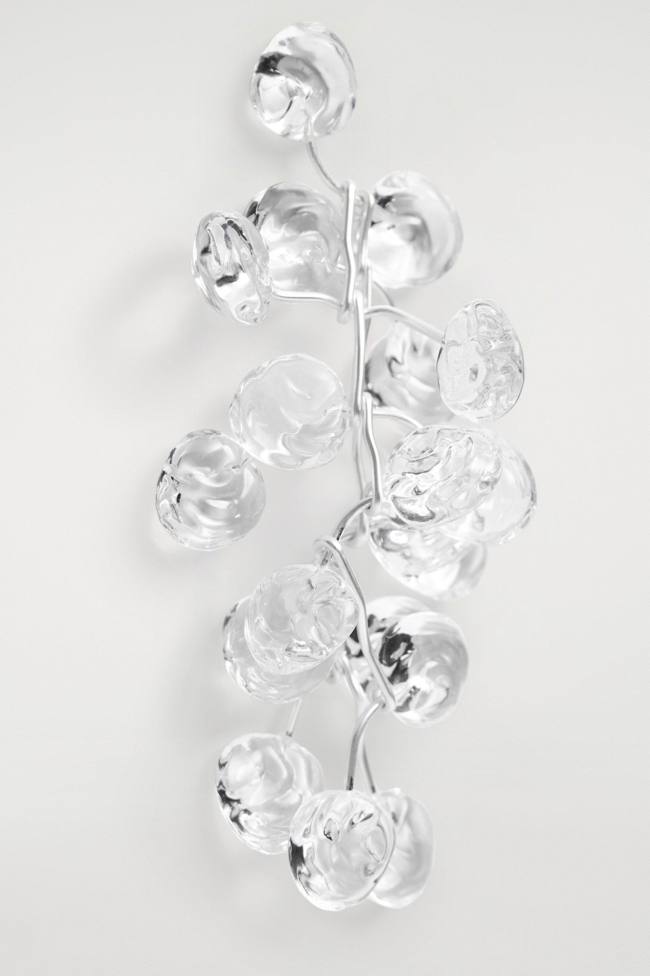 Zobrazit větší obrázek: KASKÁDOVÁ BROŽ - STŘÍBRNÁ - ŽENY | H&M CZ 3