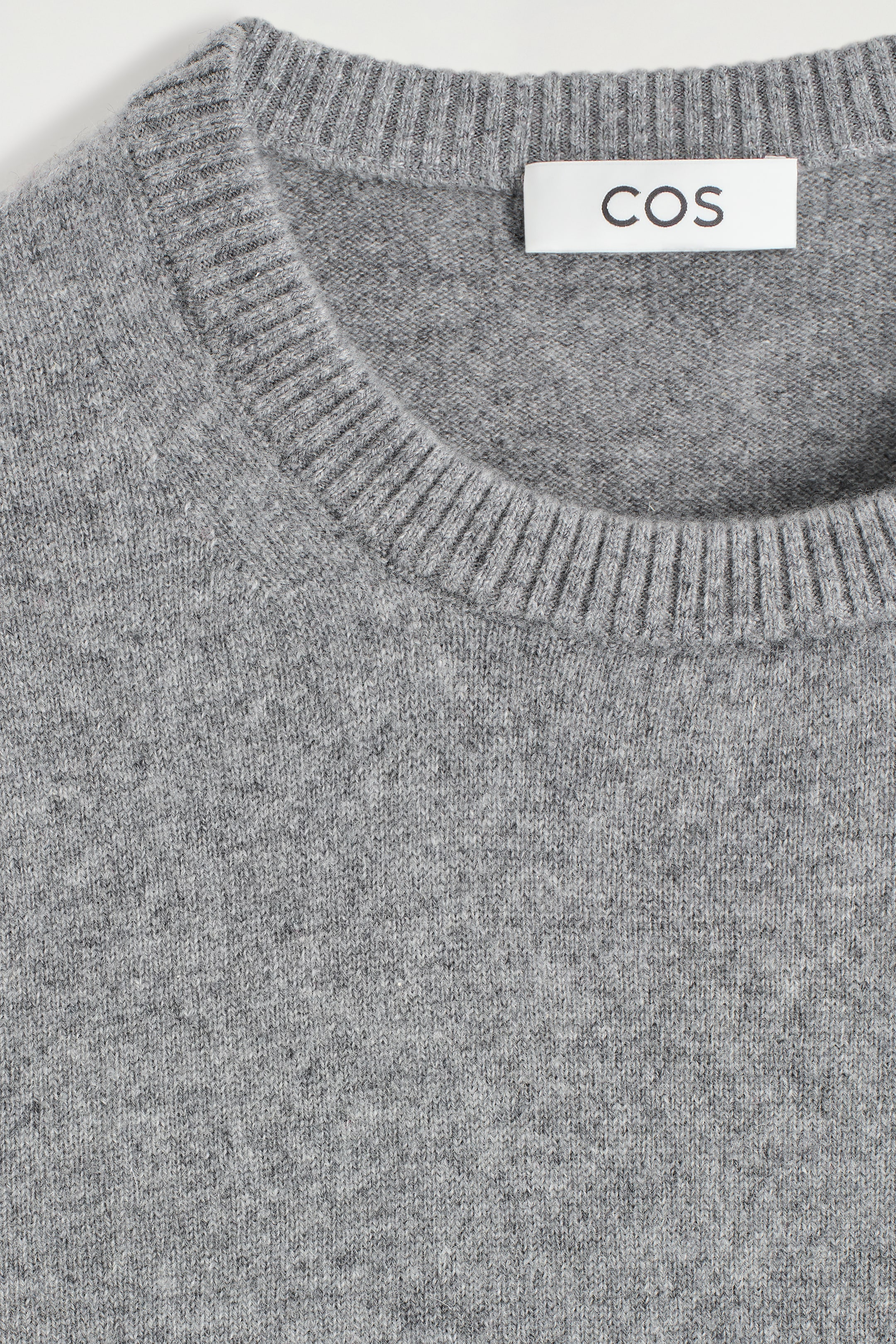 Visualizza immagine più grande: MAGLIONE GIROCOLLO IN CASHMERE SENZA CUCITURE - GRIGIO - UOMO | H&M IT 8