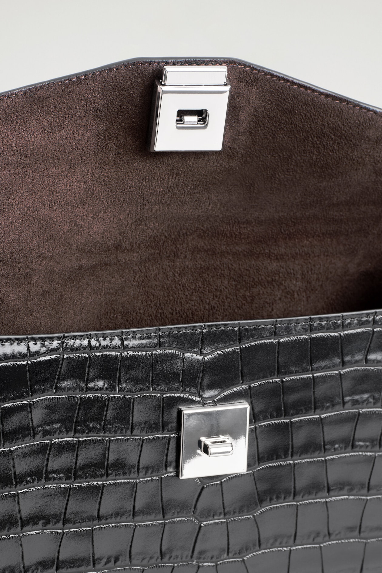 ENVELOPE CLASP POUCH - CROC-EFFECT LEATHER — BLACK