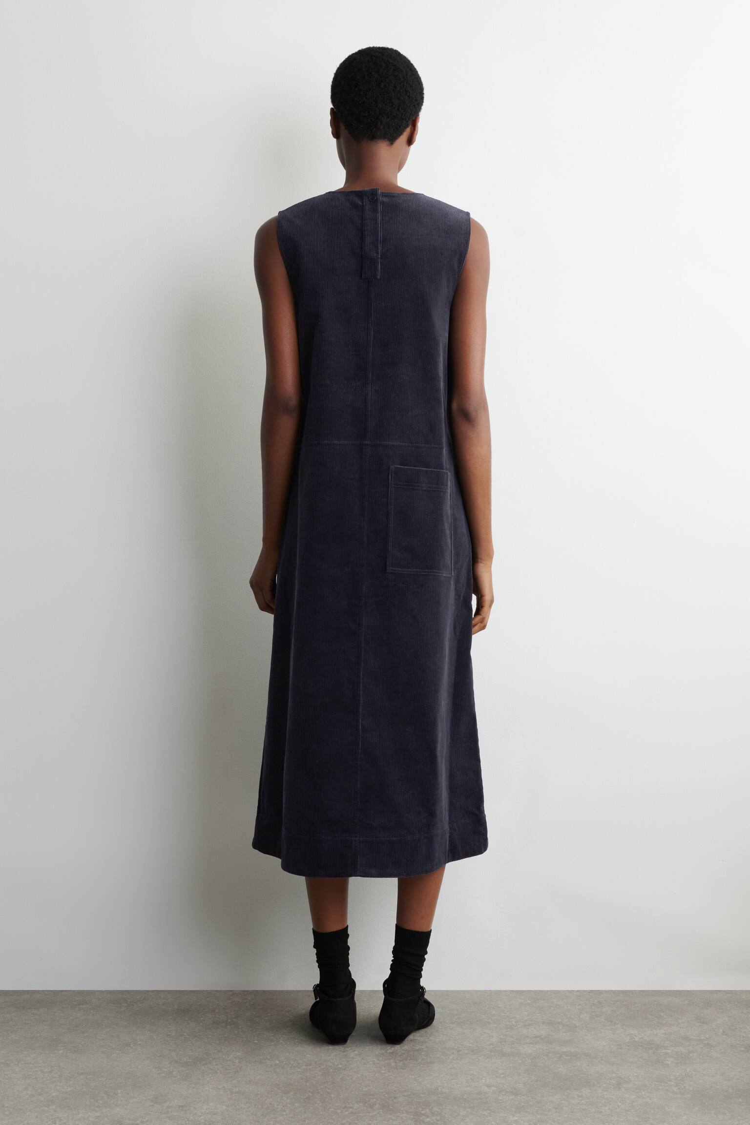 שמלת קורדרוי מידי בגזרת A - כחול נייבי - 6