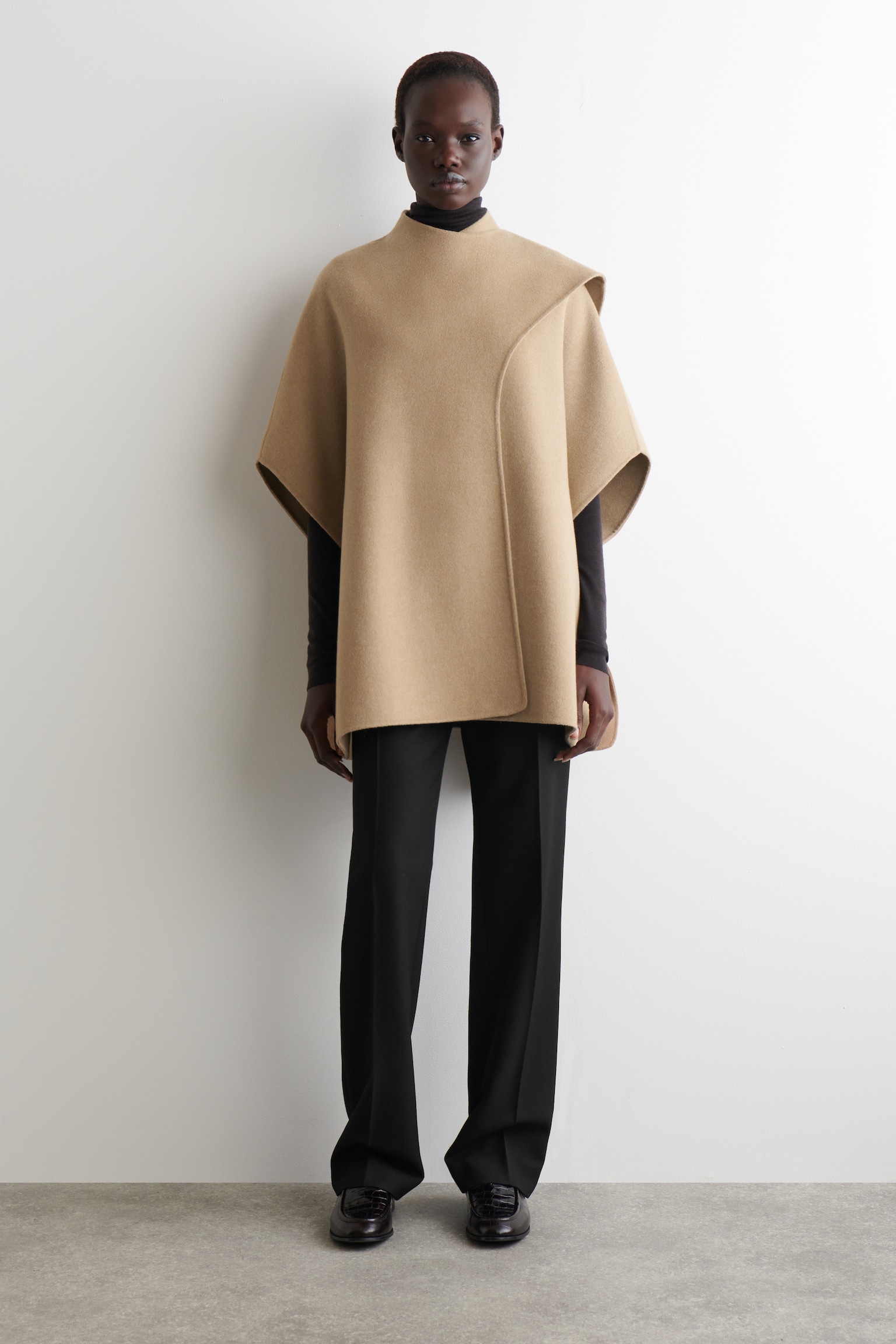 DOUBLE-FACED WOOL SCARF CAPE - BEIGE/DARK BROWN/BLACK - 4