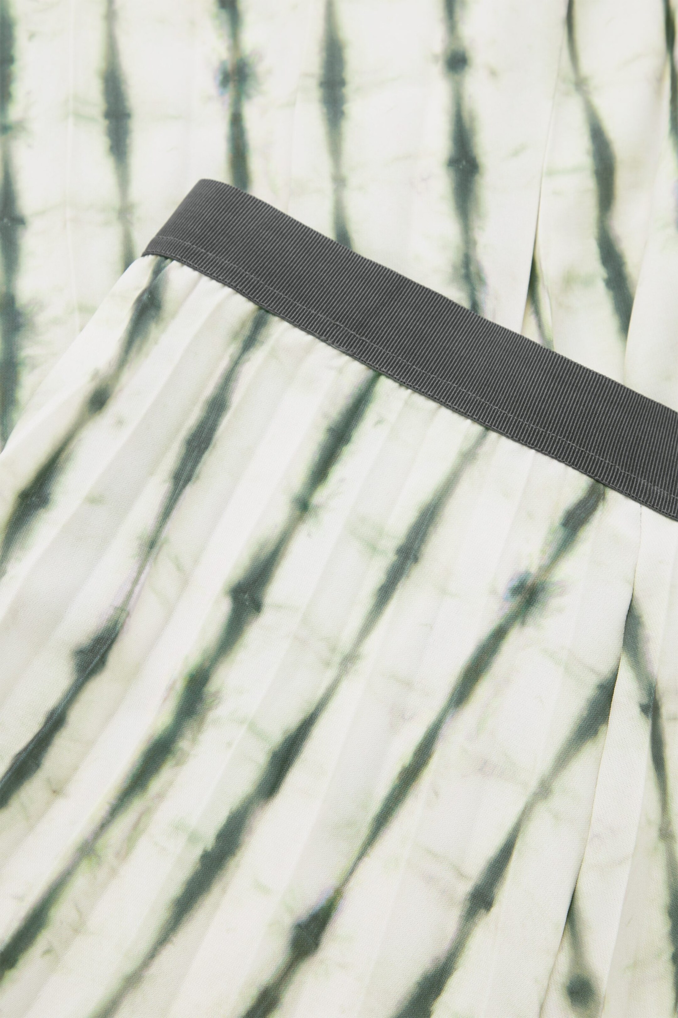 StillMedia/DescriptiveDetail