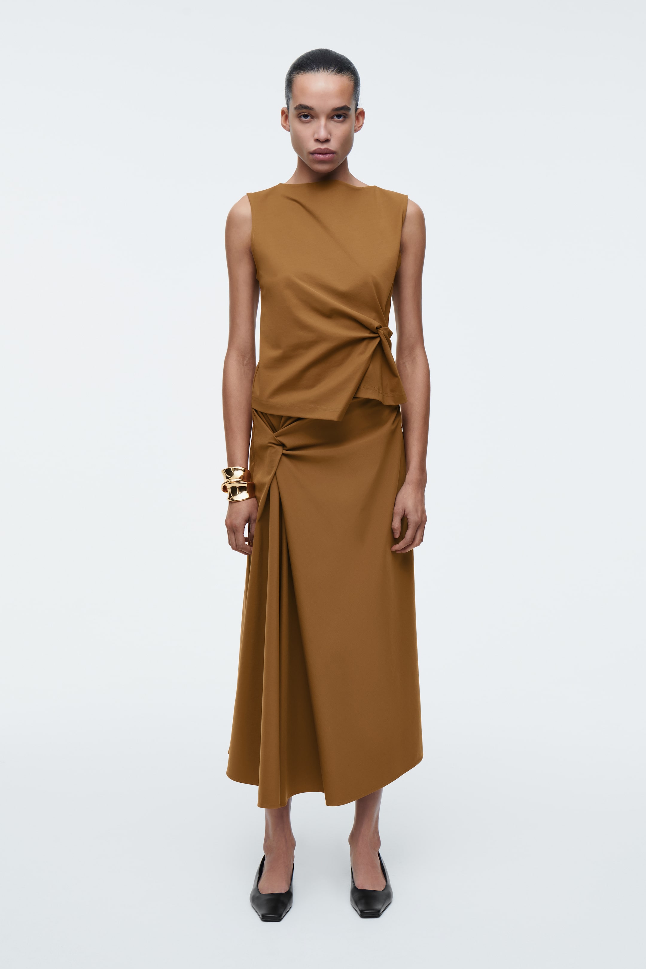 Zobrazit větší obrázek: MIDI SUKNĚ S DETAILY TWIST - HNĚDÝ - ŽENY | H&M CZ 1