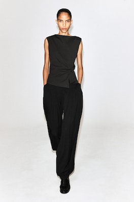 TWIST-DETAIL TOP — DARK GREEN 2