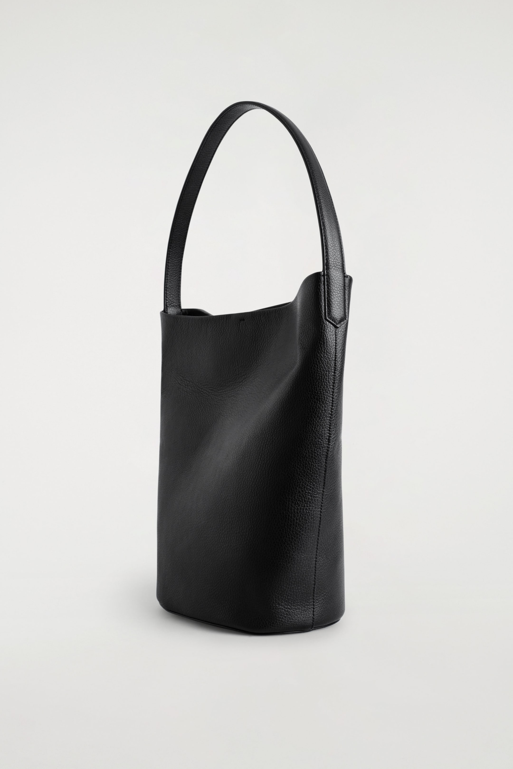 PARADIGM TOTE BAG - LEATHER