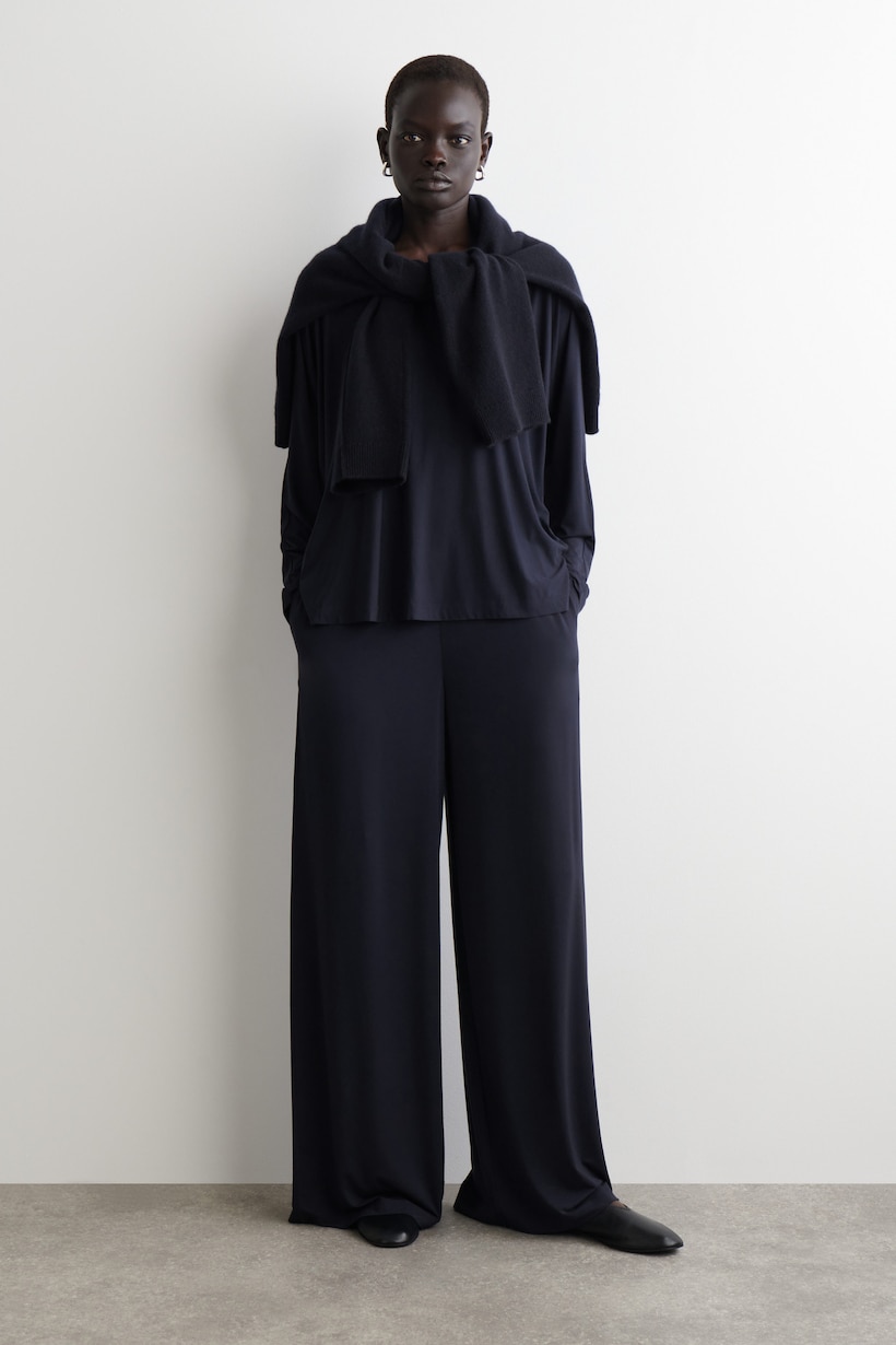FLUID JERSEY WIDE-LEG PANTS - NAVY | COS US display picture 1