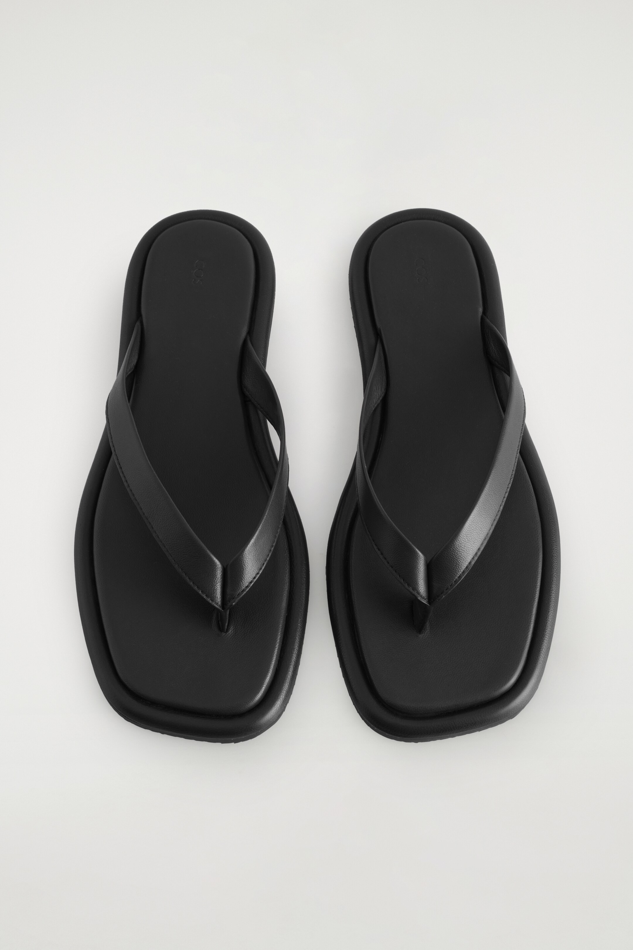 Ingrandisci l'immagine: LEATHER FLIP FLOPS - BLACK - DONNA | H&M CH 6