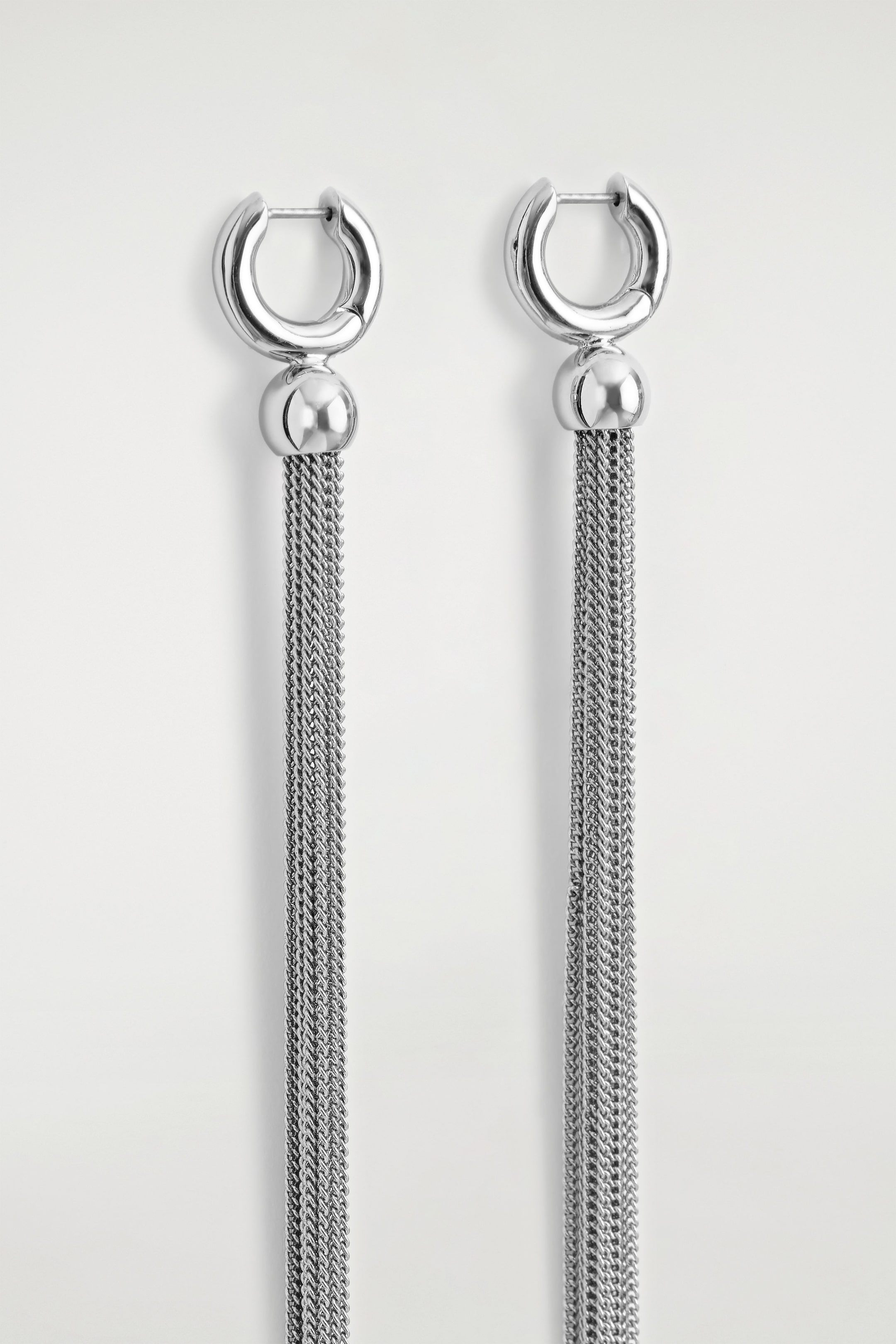 ELONGATED TASSELLED EARRINGS
