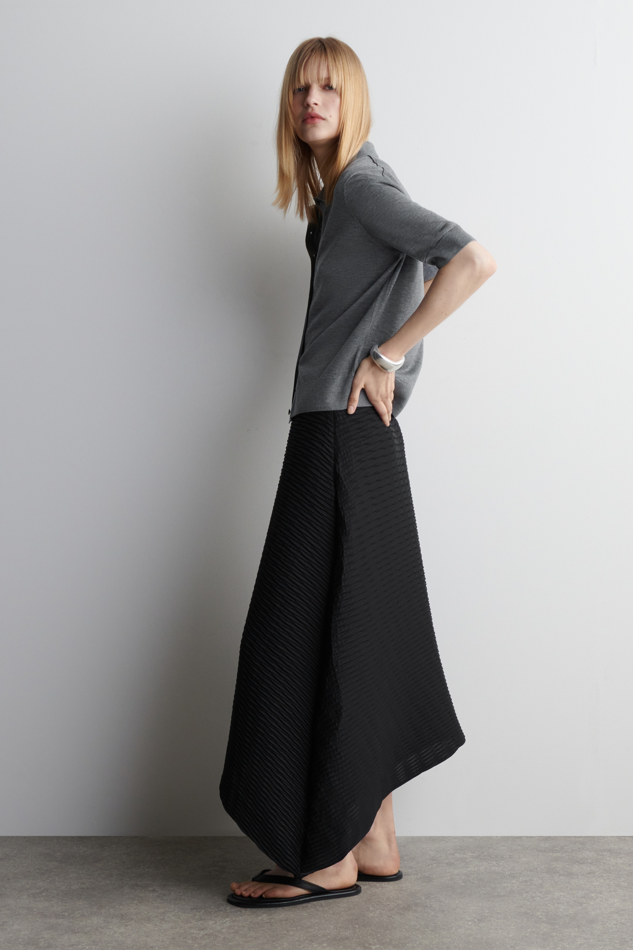 Visualizza immagine più grande: POLO IN MISTO LANA MERINO - GRIGIO MÉLANGE - DONNA | H&M IT 4