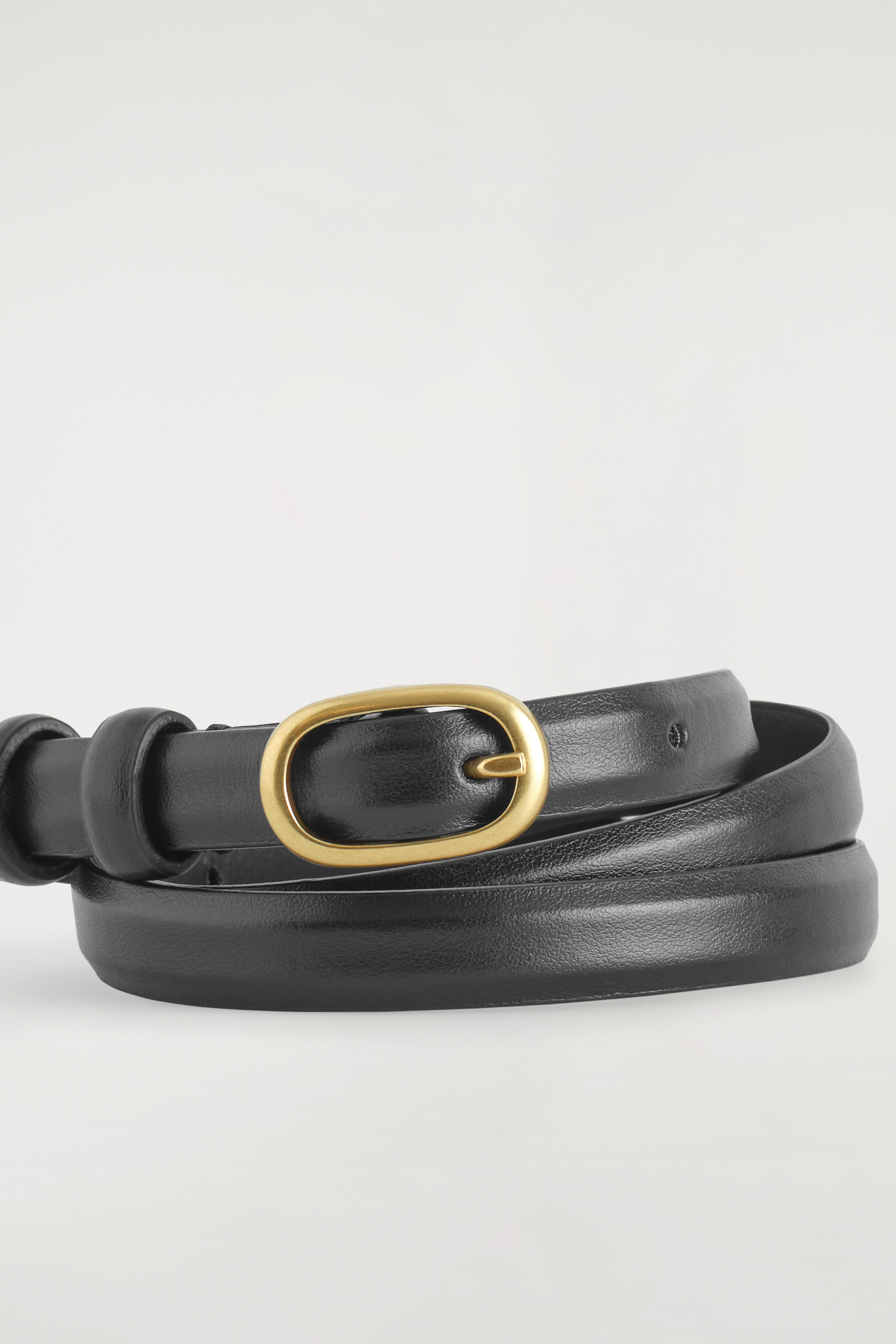 H&M leather belt with oval metal buckle black NWT Leather Belt - Black - Ladies | H&M US main image 4