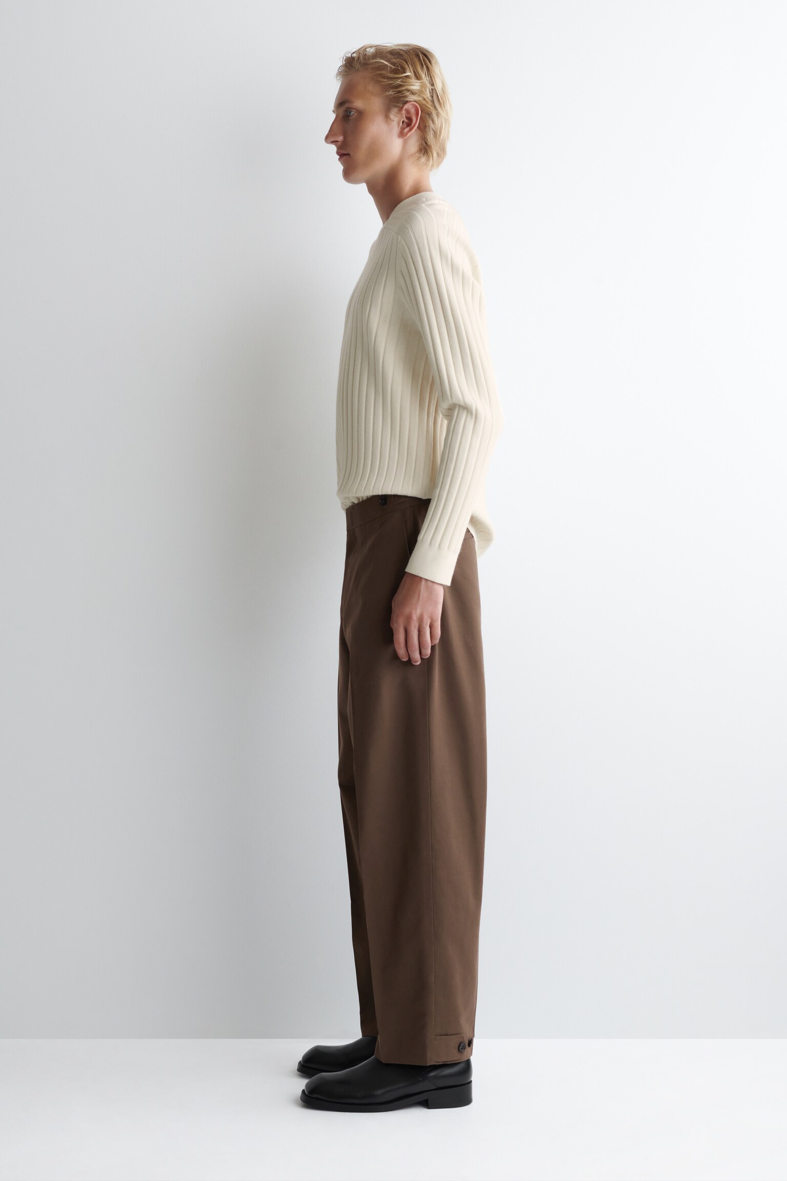 PANTALON COURT DROIT EN COTON - BRUN - 3