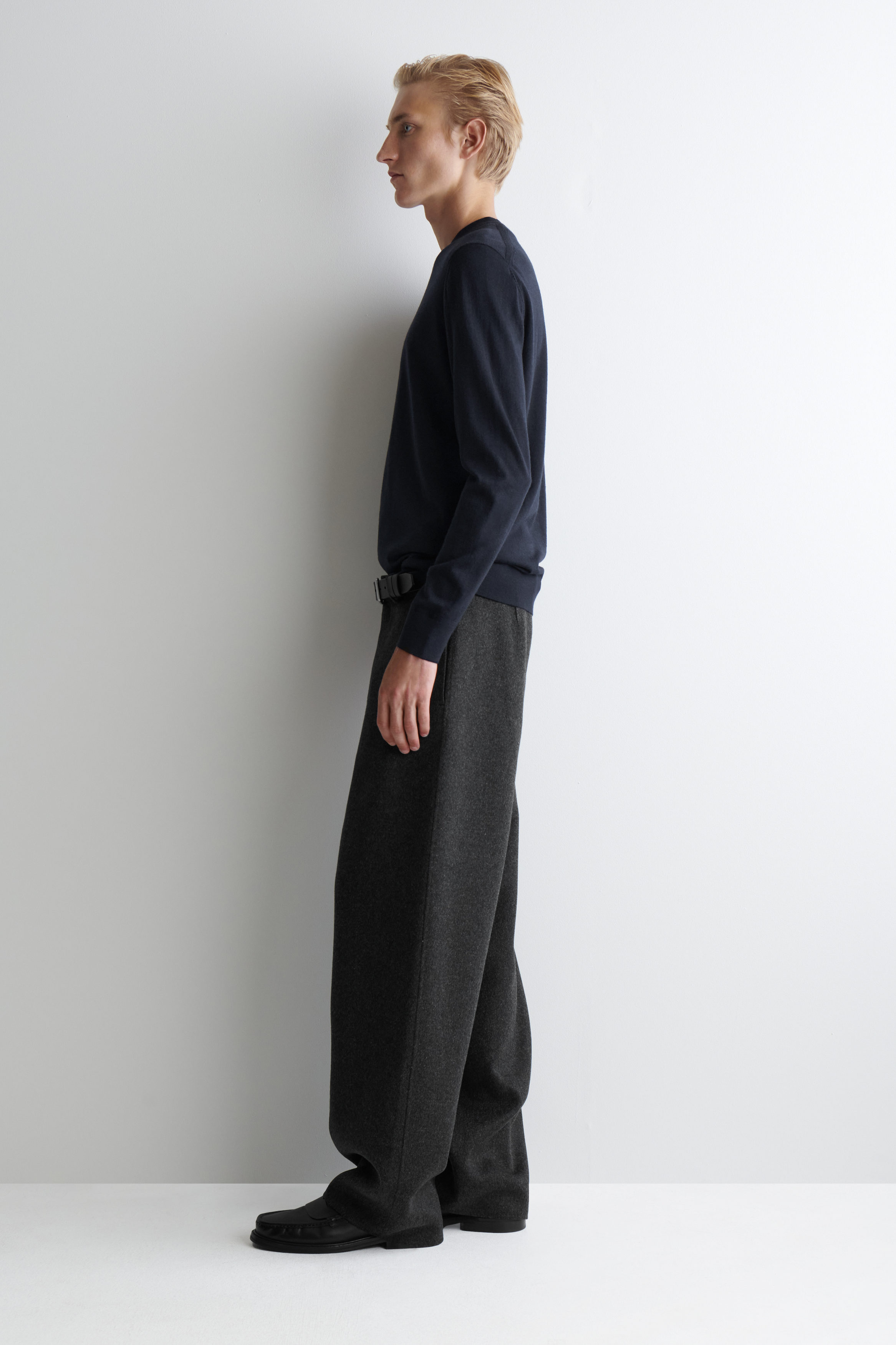 MERINO WOOL SWEATER (NAVY) Lサイズ SLIM MERINO WOOL SWEATER - NAVY | COS