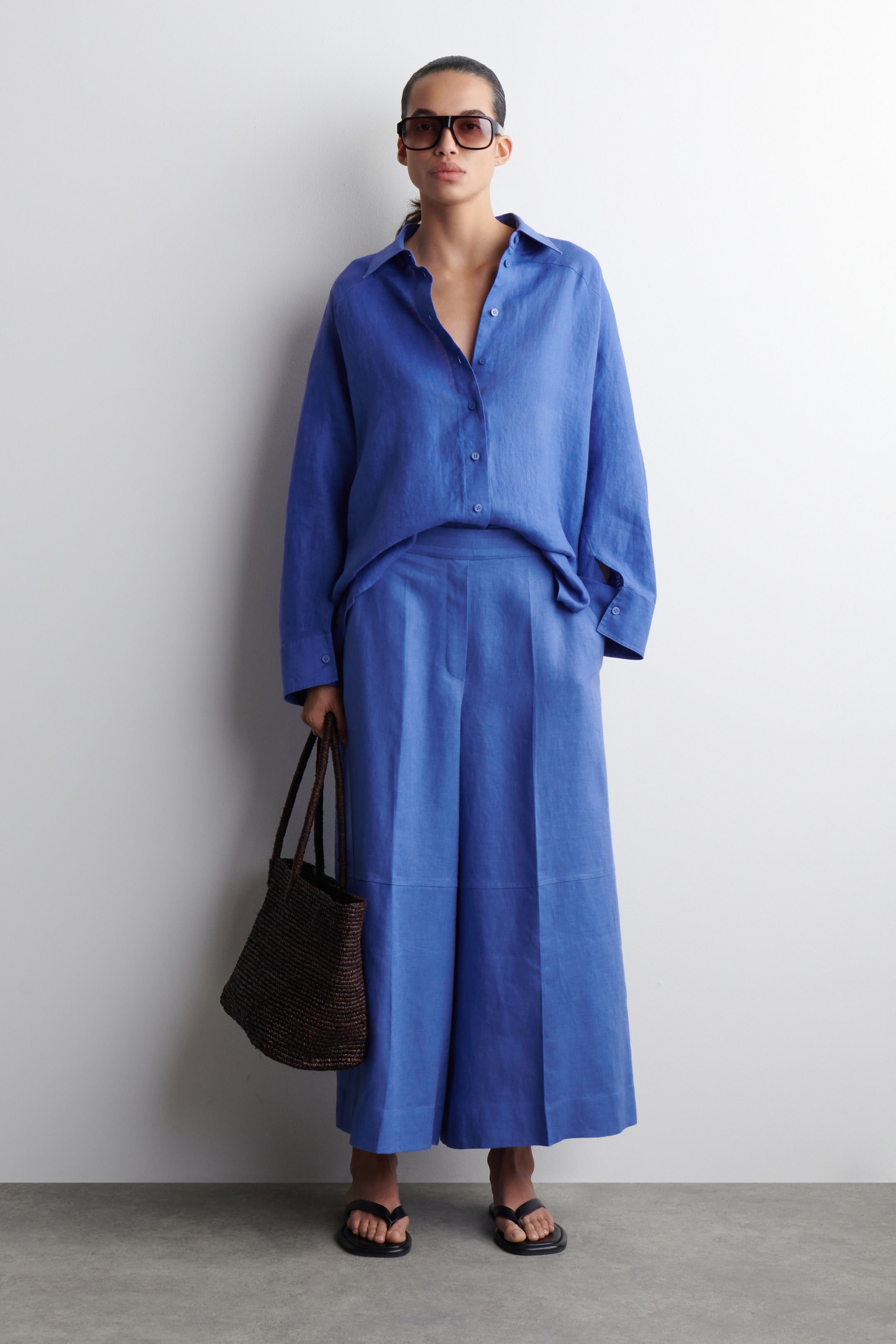 Zobraziť väčší obrázok: VOĽNÁ ĽANOVÁ KOŠEĽA - KOBALTOVÁ MODRÁ - ŽENY | H&M SK 3