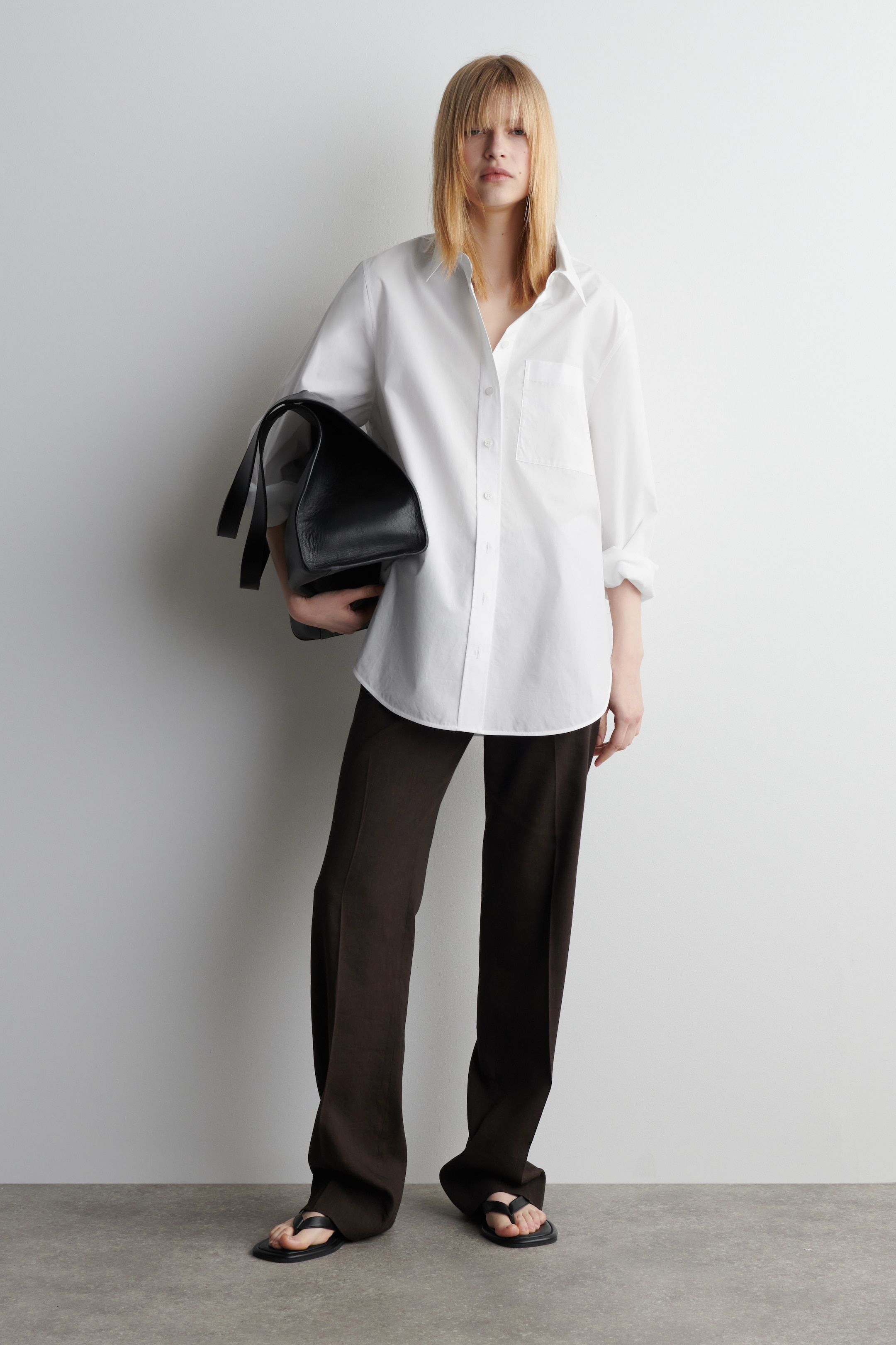 Größeres Bild anzeigen: ELEGANTE LEINENHOSE MIT GERADEM BEIN - DUNKELBRAUN - Ladies | H&M AT 3