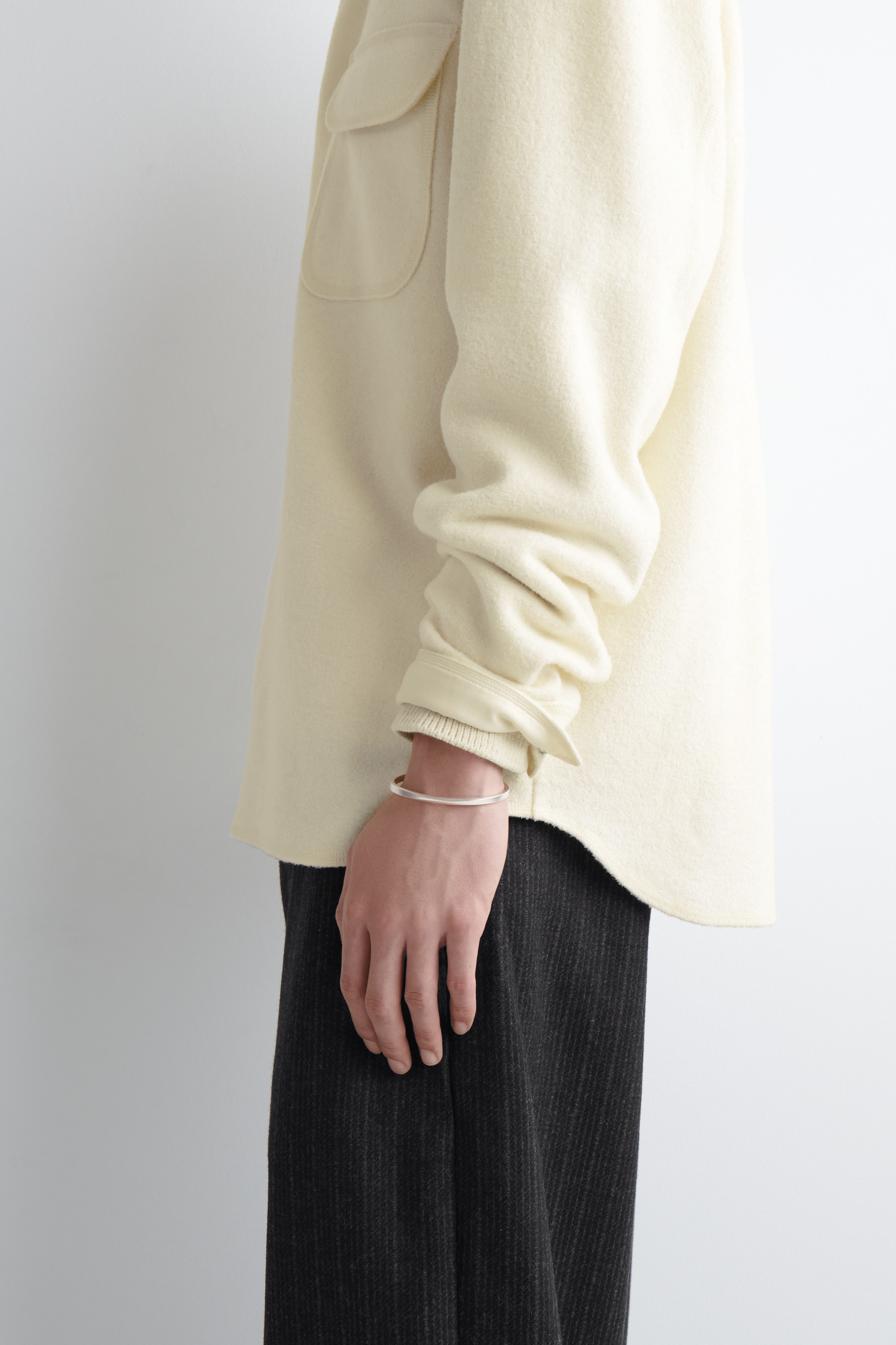 BRAZALETE DE PLATA DE LEY RETORCIDO - PLATEADO