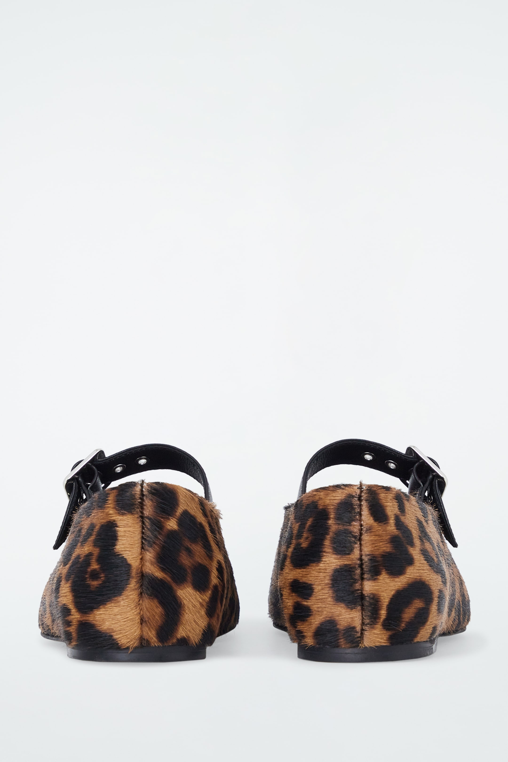 Grösseres Bild ansehen: BALLERINAS AUS PONYHAARLEDER MIT LEOPARDEN-PRINT - LEOPARDENMUSTER - DAMEN | H&M CH 3
