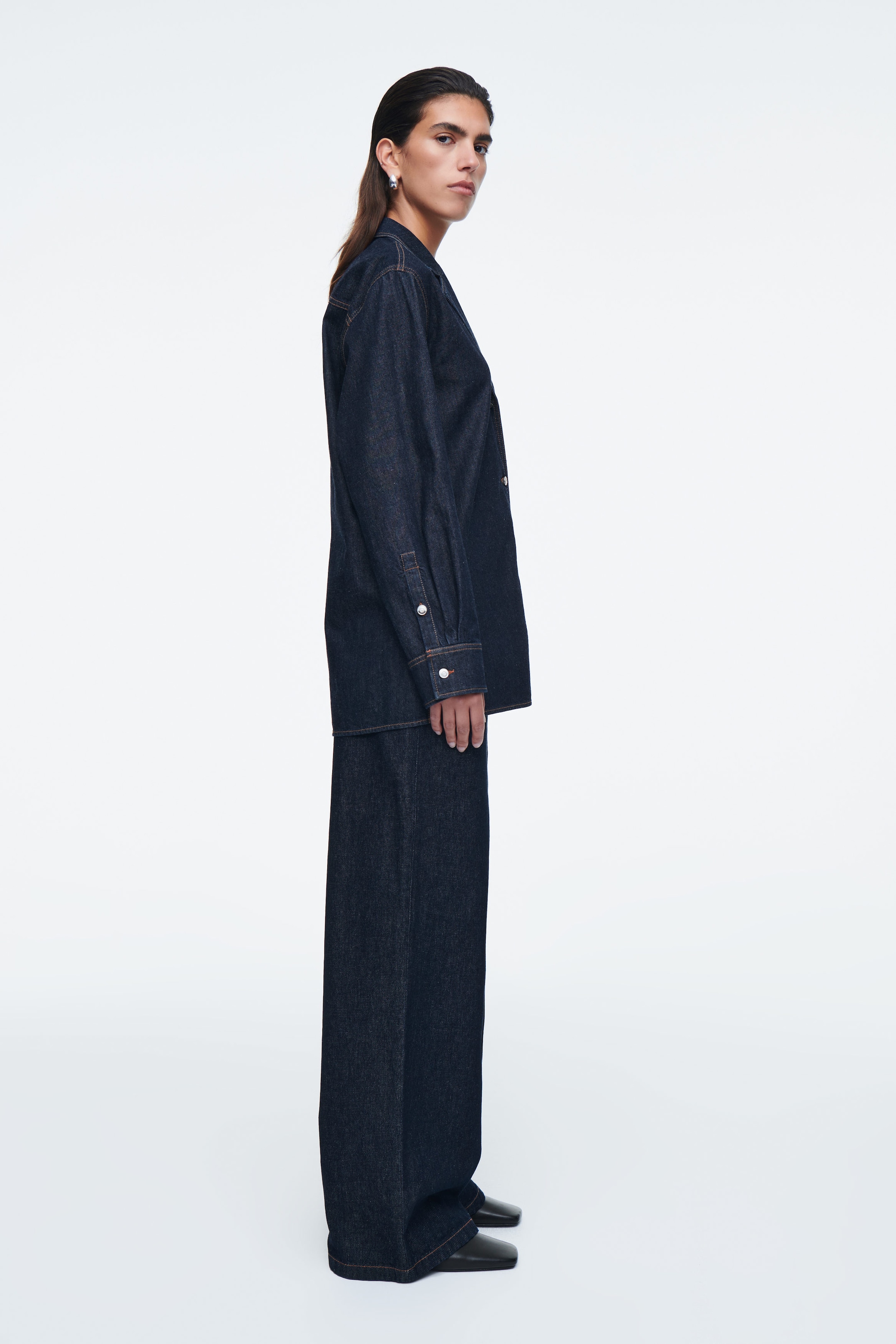 REGULAR TAILORED DENIM SHIRT