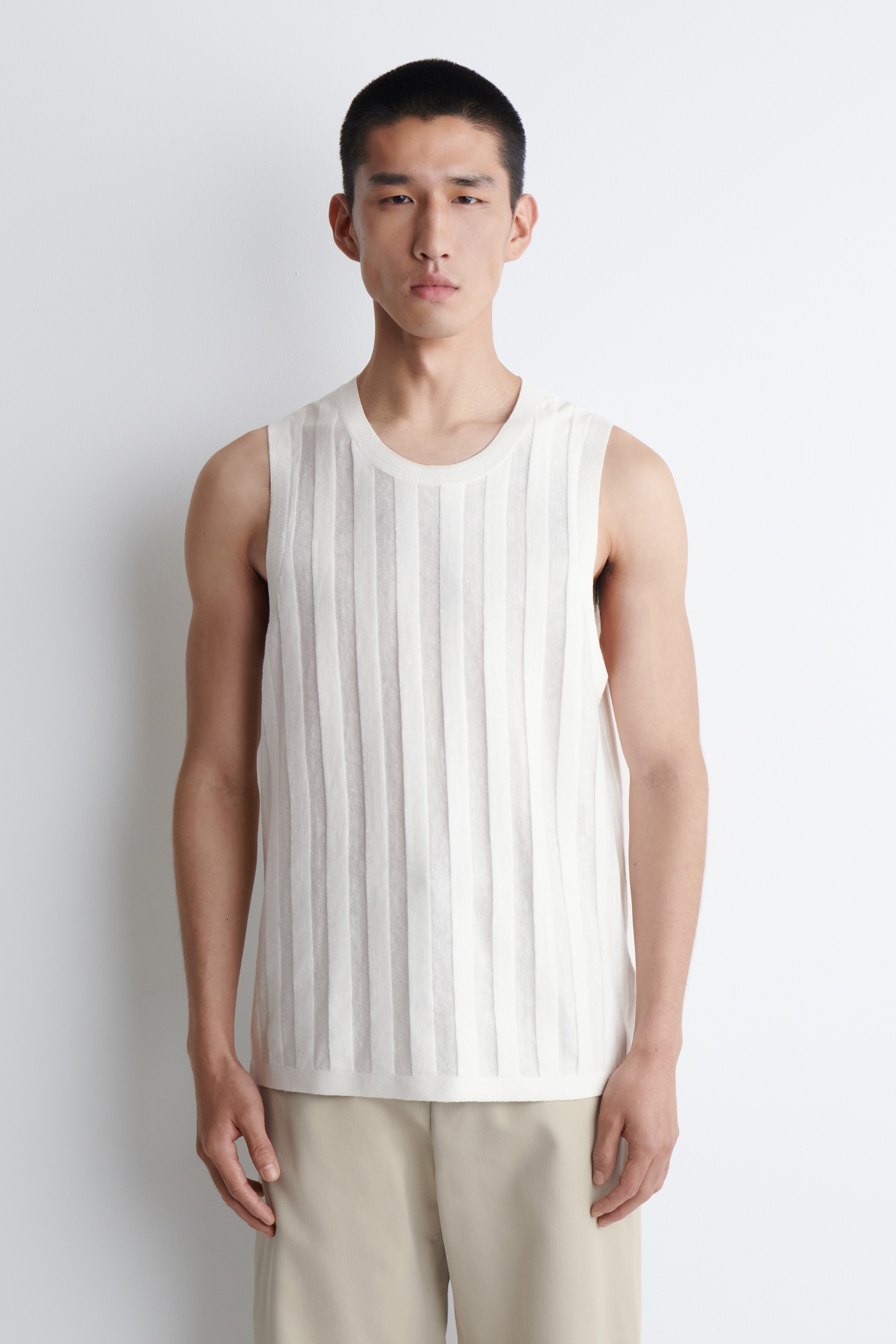 Grösseres Bild ansehen: GESTREIFTES TANKTOP AUS LEINEN - WEISS - HERREN | H&M CH 1