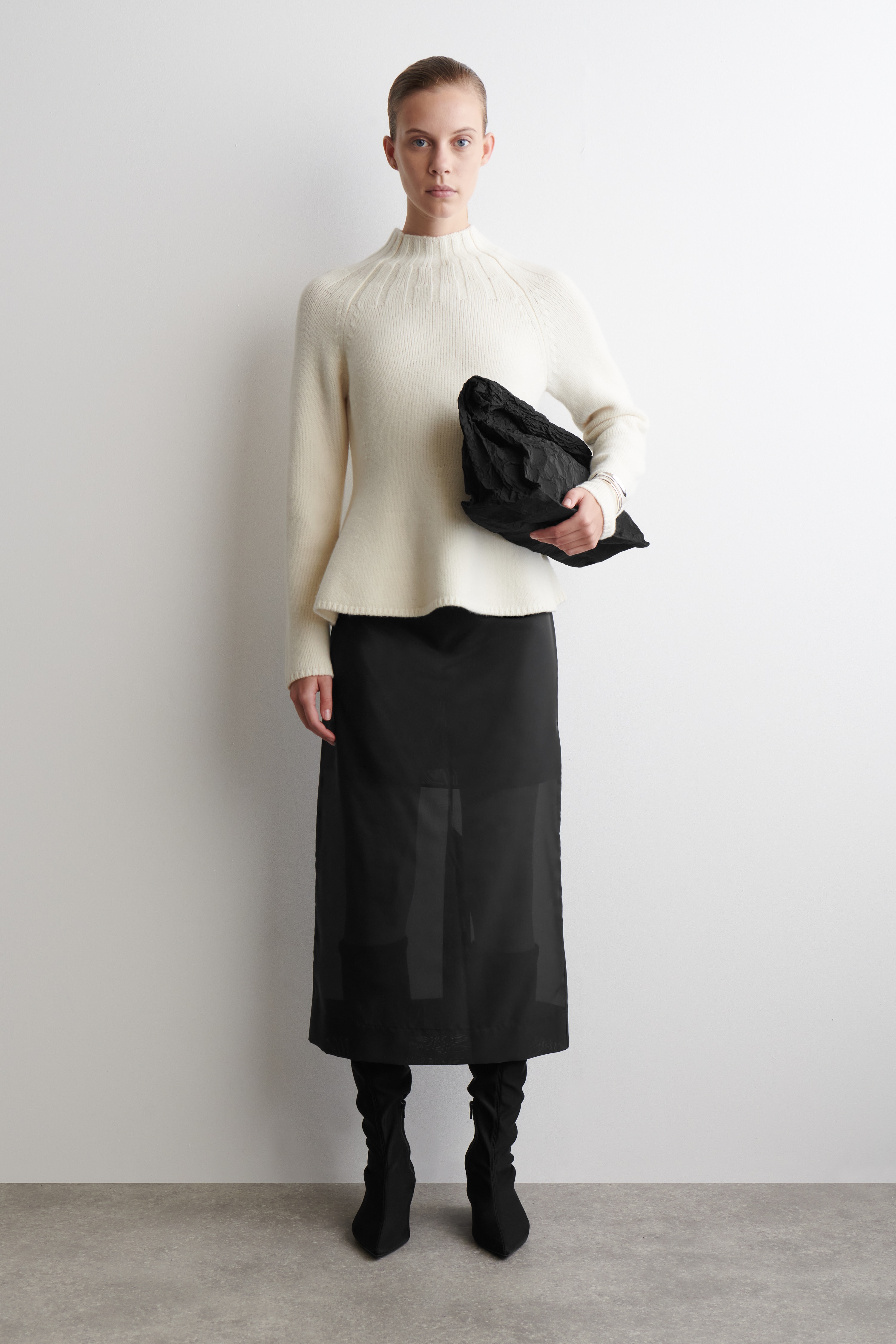 TRANSPARENTNA SPÓDNICA O PROSTYM KROJU - CZARNY/NIEBIESKI/BRZOSKWINIOWY