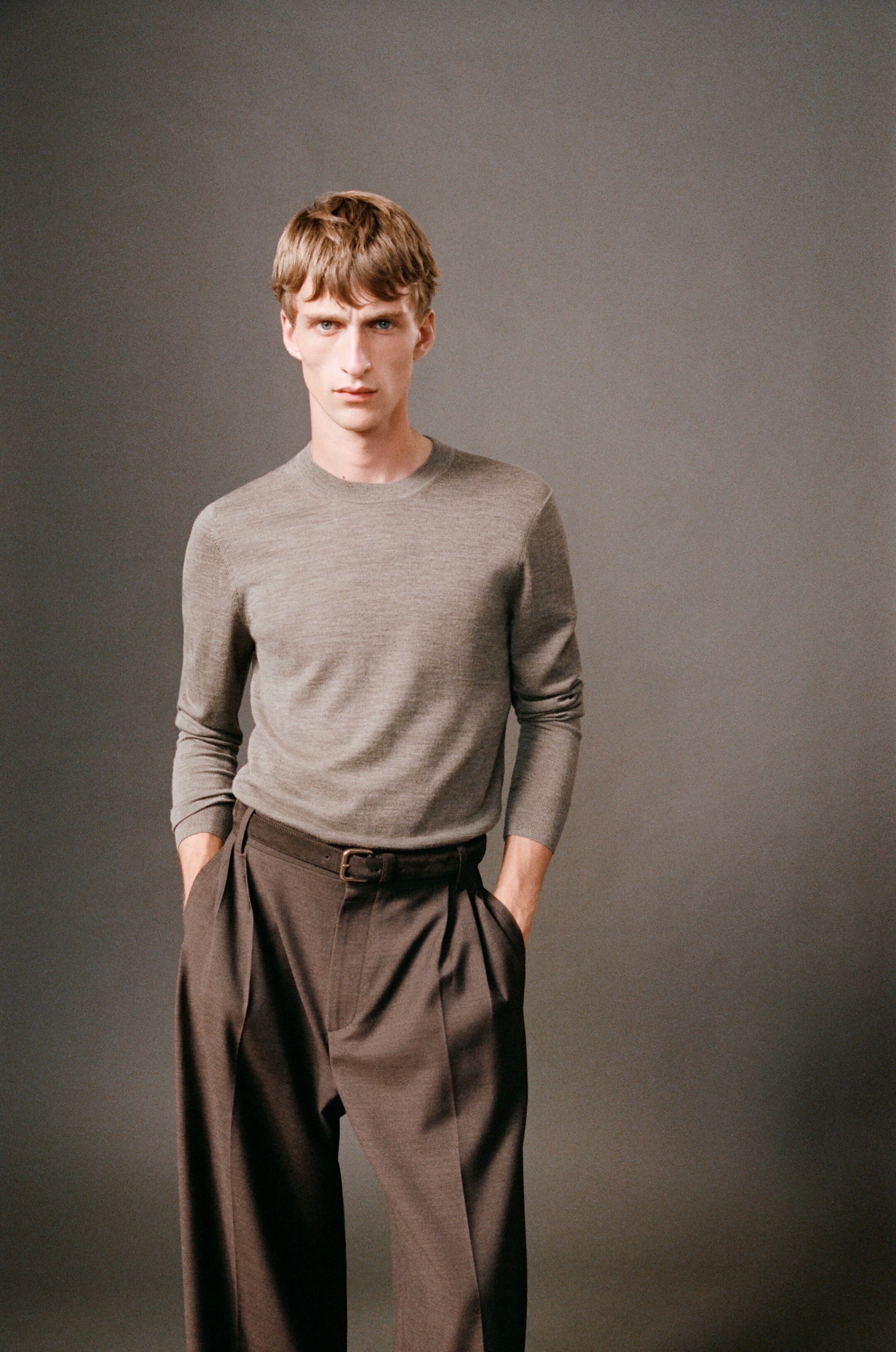 Größeres Bild anzeigen: SCHMALER MERINOWOLLPULLOVER MIT RUNDHALSAUSSCHNITT - BEIGE MELIERT - Men | H&M AT 8