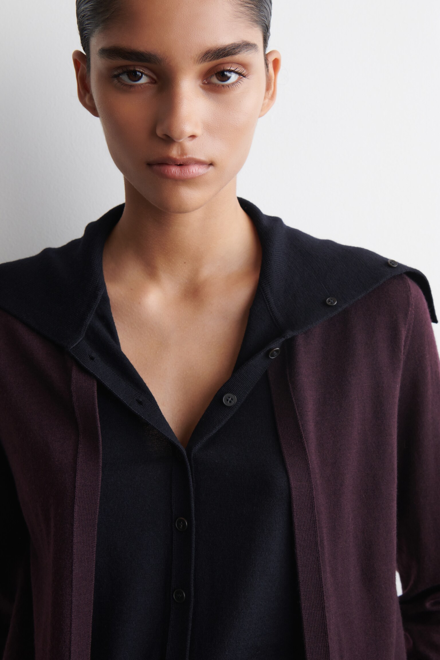 LAYERED MERINO WOOL HIGH-NECK CARDIGAN - BORDEAUX / NAVY/CAMEL - 3