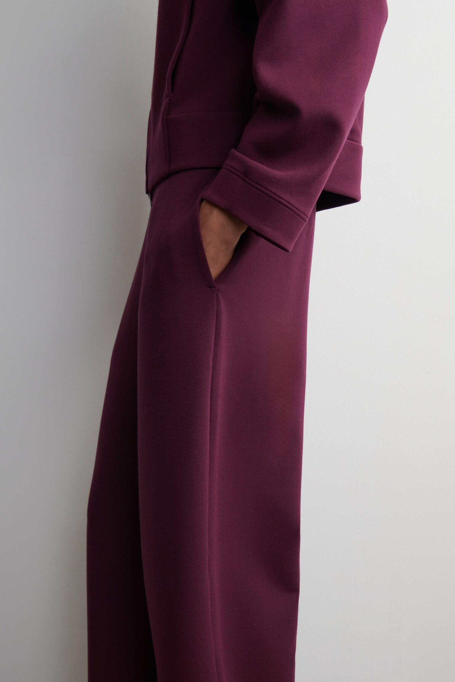 SCUBA BARREL-LEG JOGGERS - BORDEAUX/NAVY - 3