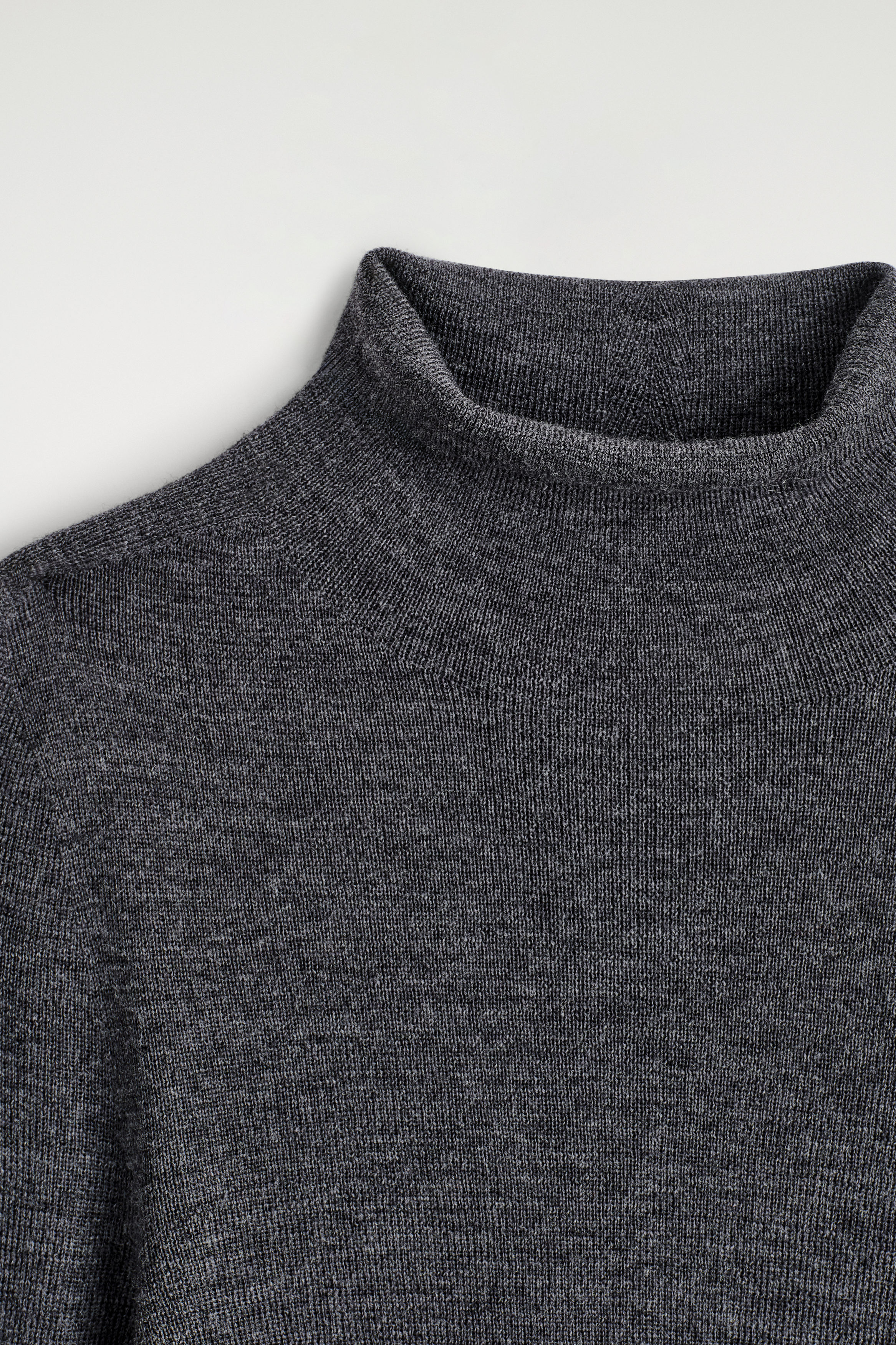 SEAMLESS MERINO WOOL TURTLENECK LONG-SLEEVED TOP thumbnail 8
