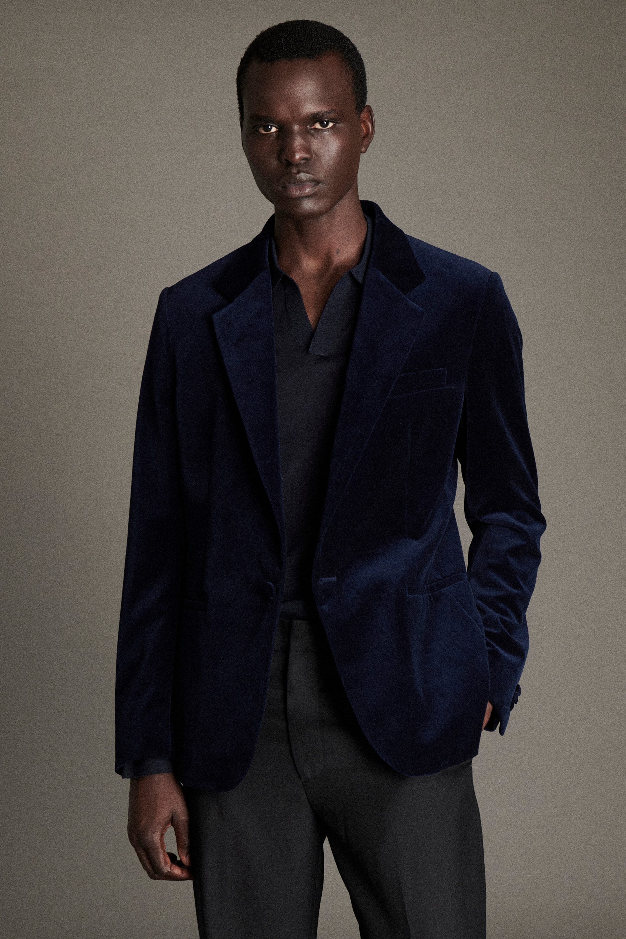 VELVET TUXEDO BLAZER