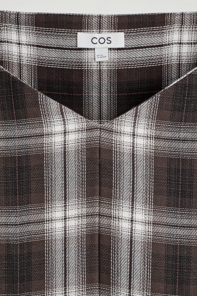 CHECKED V-NECK TOP — BURGUNDY / CHECKED