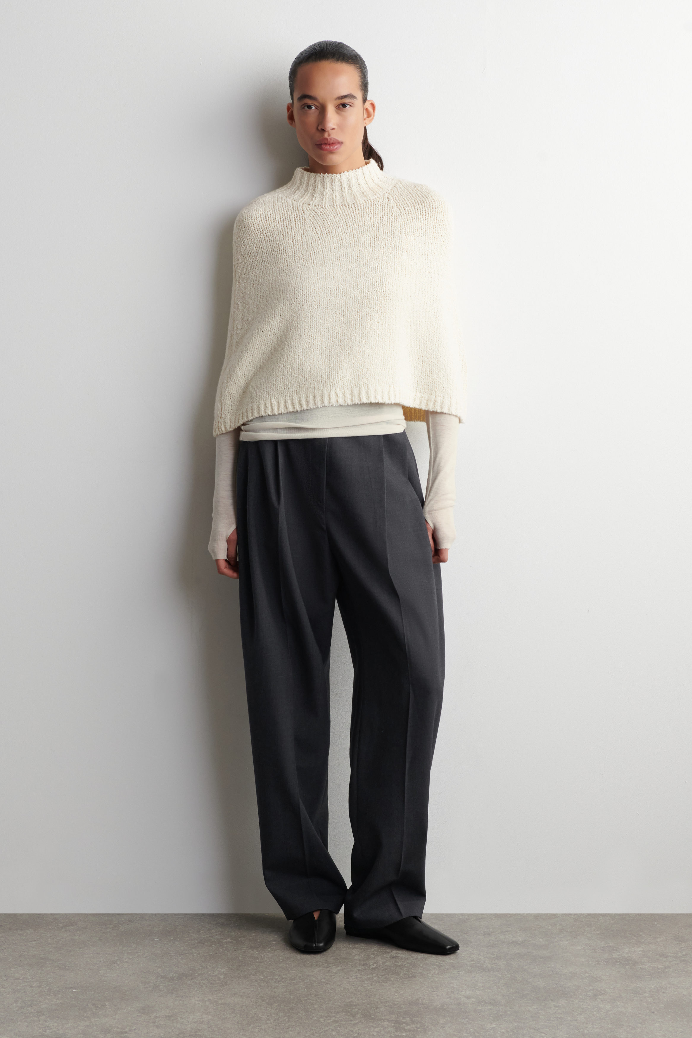 MERINO-CASHMERE CAPE - thumbnail 2