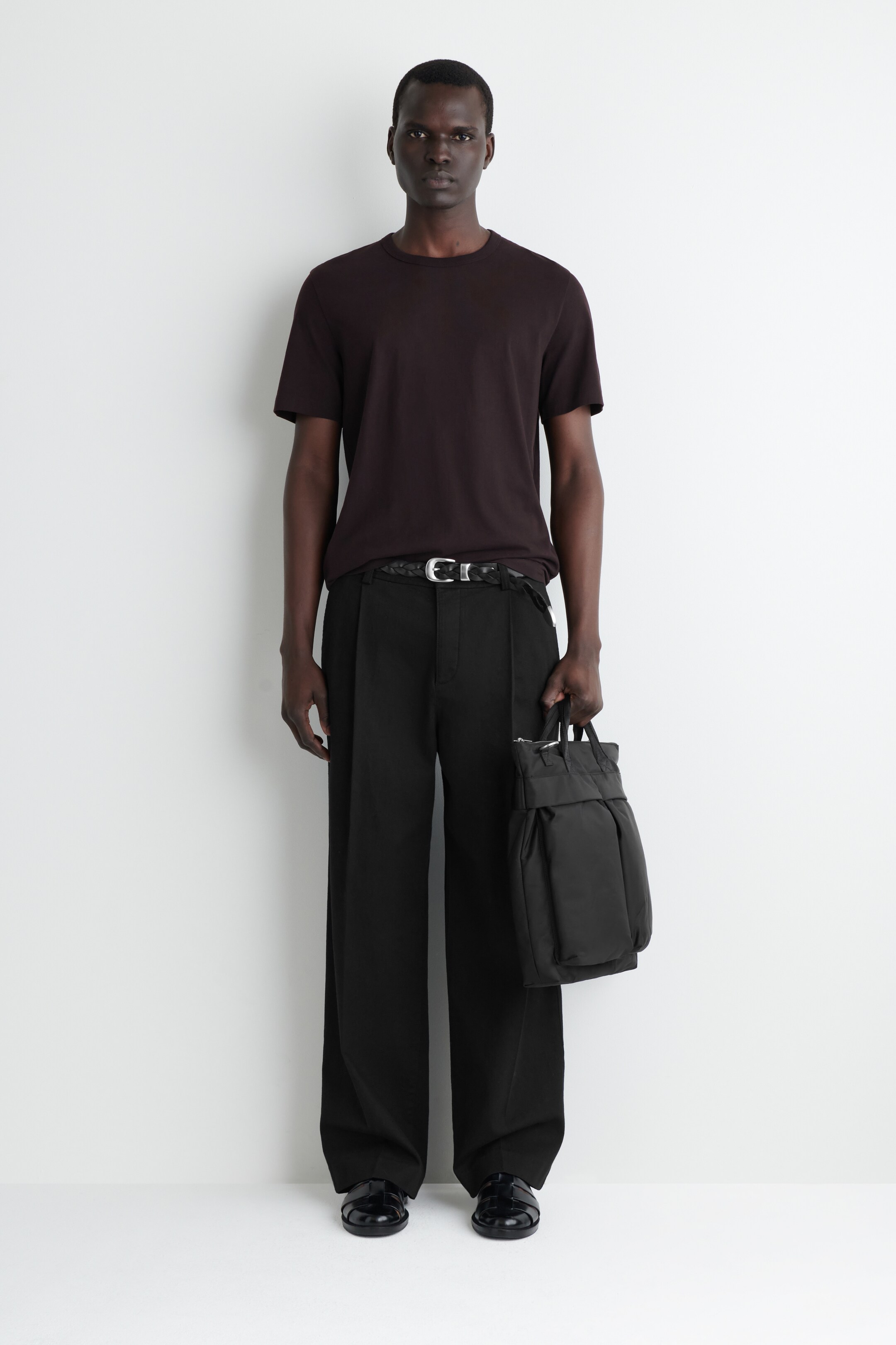 Visa större bild: TRANSIT MESSENGER BAG - NYLON - SVART - HERR | H&M SE 1