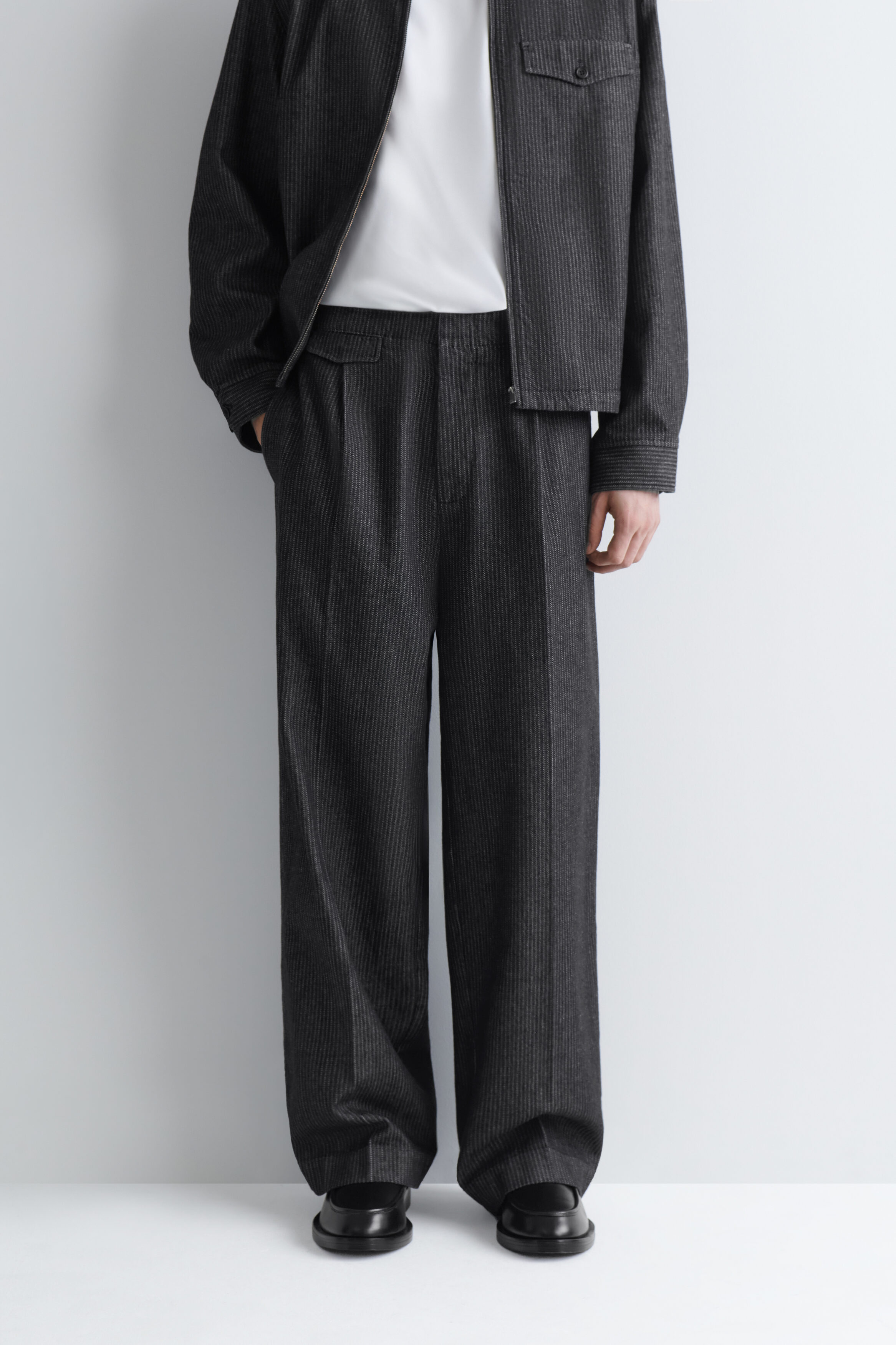 PINSTRIPED DENIM RELAXED-FIT WIDE-LEG PANTS - thumbnail 2
