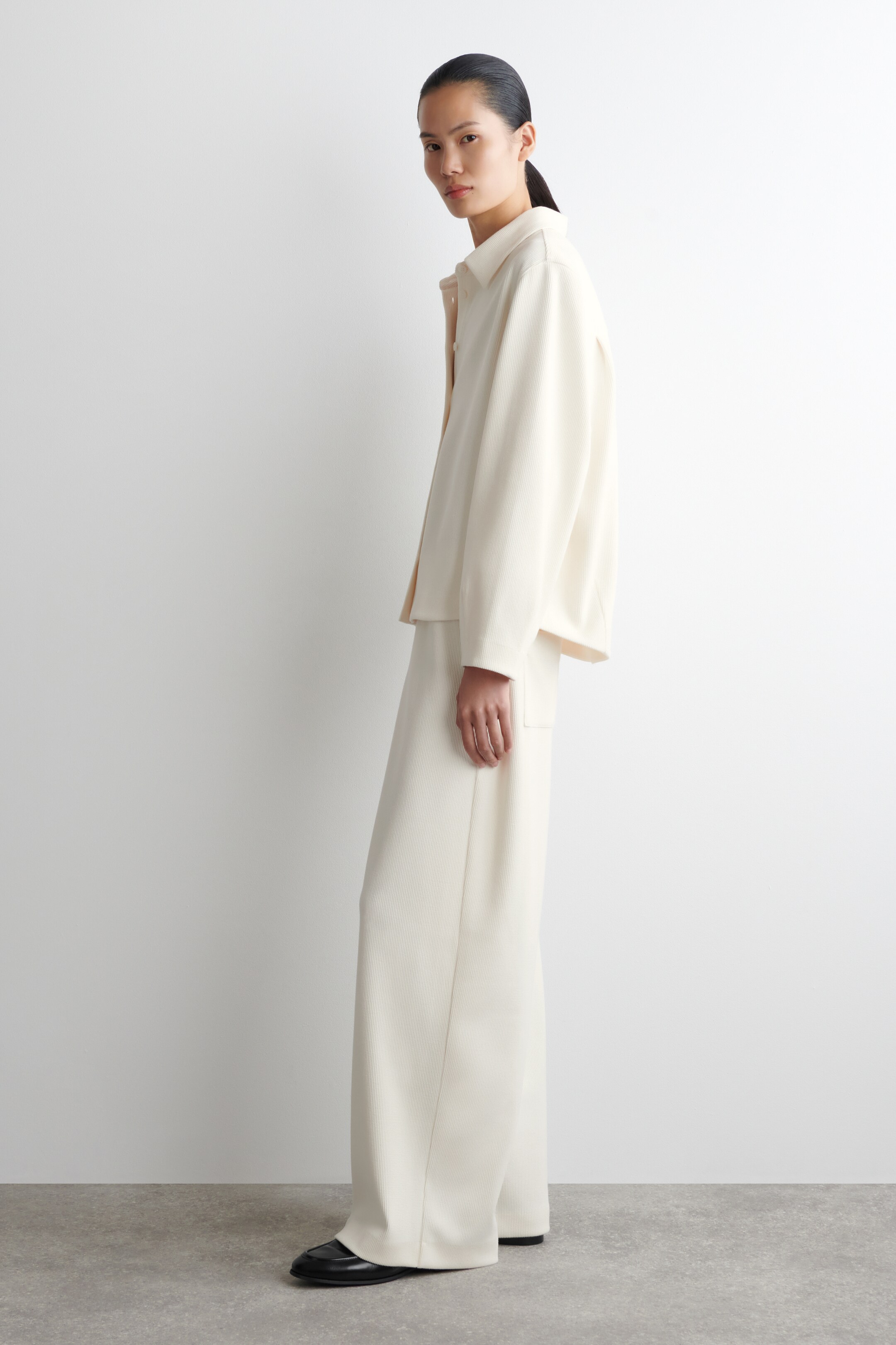 Grotere afbeelding bekijken: CORDUROY HEMD - WIT - DAMES | H&M BE 3