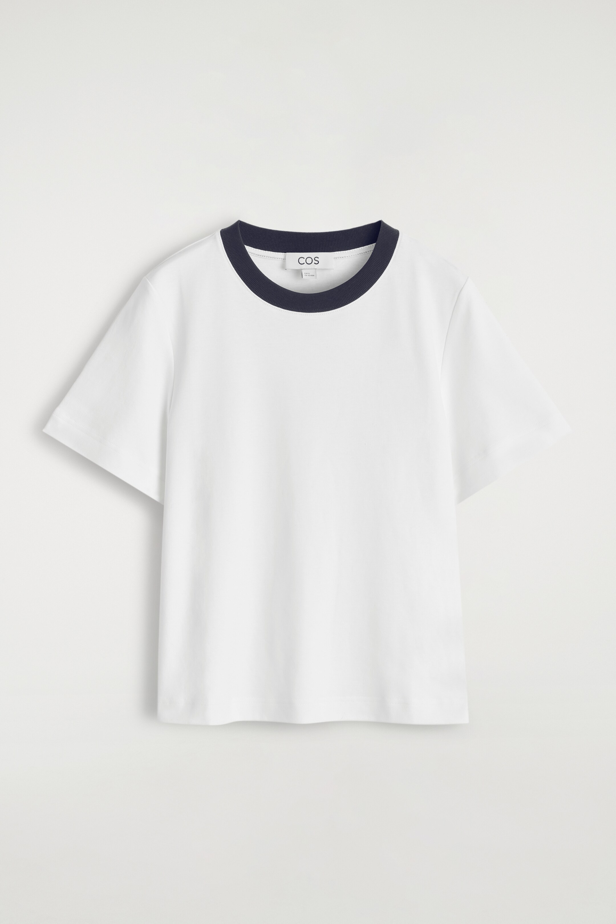 Größeres Bild ansehen: SCHLICHTES T-SHIRT MIT NORMALER PASSFORM - WEISS/SCHWARZ - Ladies | H&M DE 5
