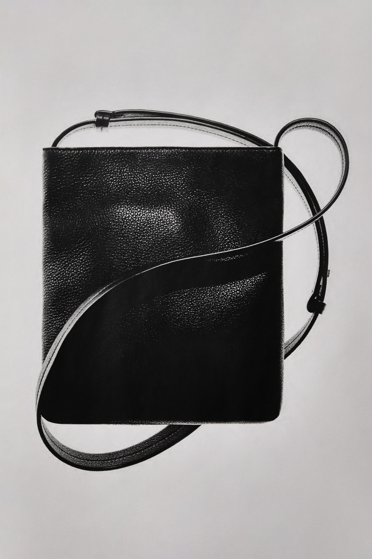 CITY CROSSBODY BAG - GRAINED LEATHER — BLACK