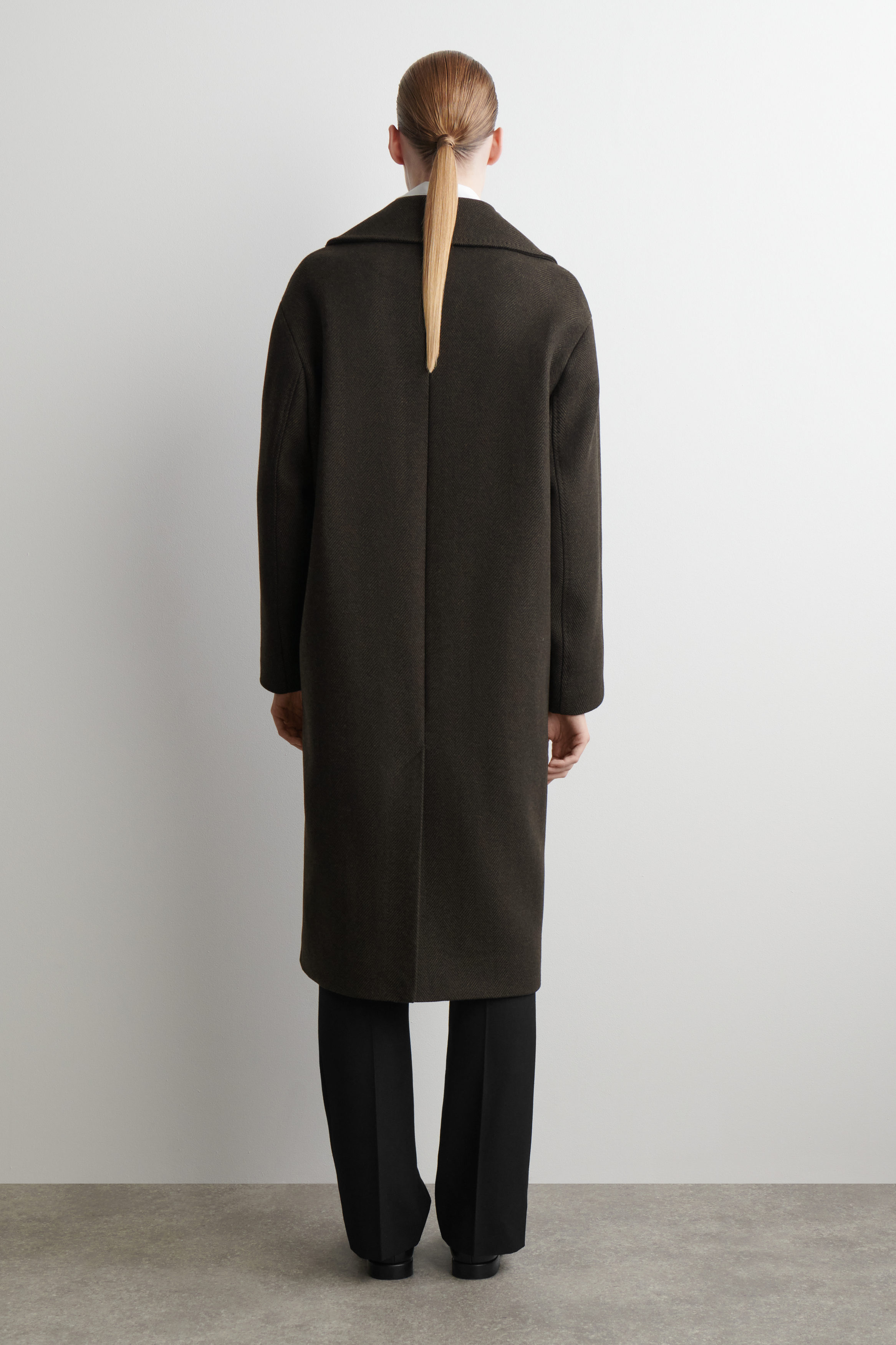 OVERSIZED DOUBLE-BREASTED WOOL LONG COAT - DARK GREEN | COS CA