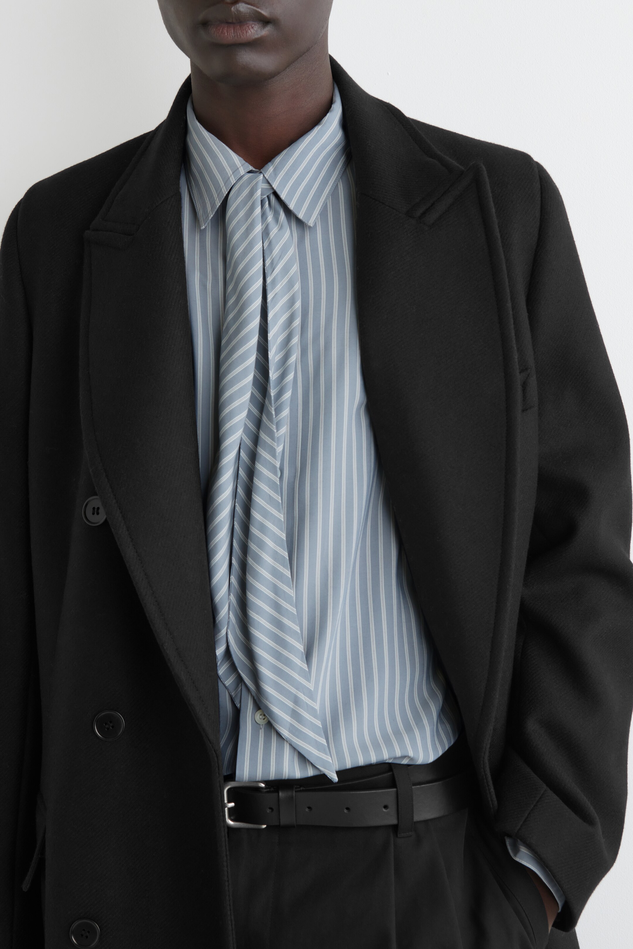 Agrandir l'image: TIE-DETAIL STRIPED SHIRT - BLUE / STRIPED - HOMME | H&M FR 5