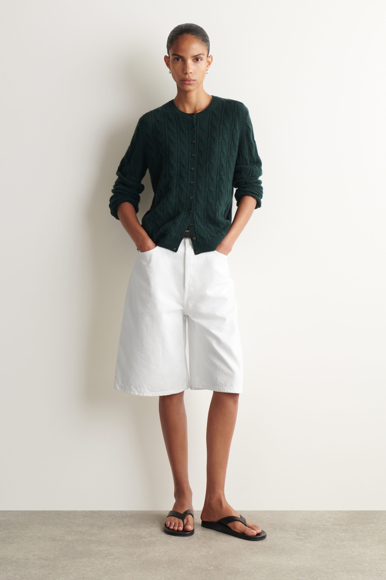CABLE-KNIT PURE CASHMERE CARDIGAN — DARK GREEN