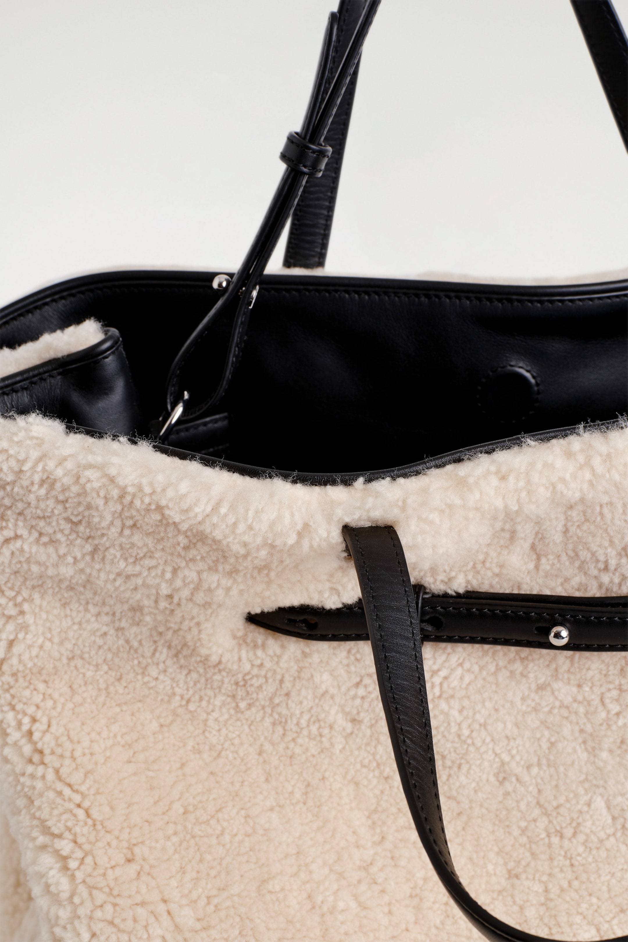 CHALET TOTE BAG - SHEARLING