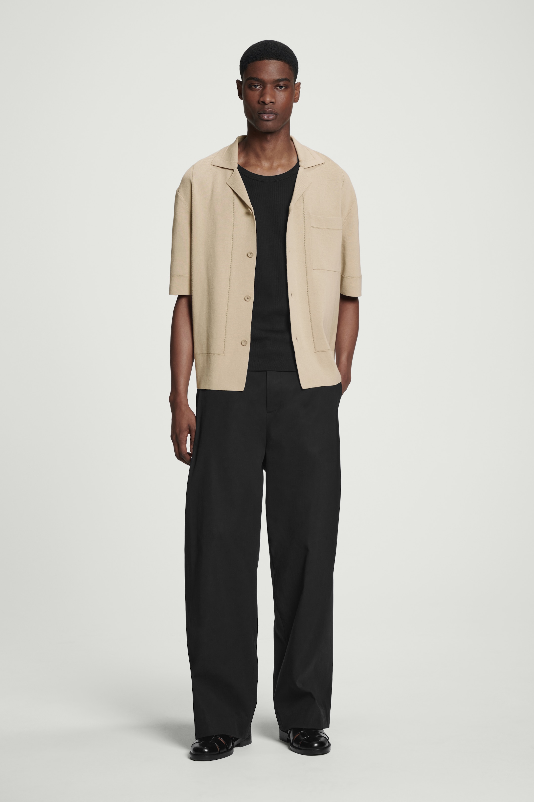 Grösseres Bild ansehen: SCHMALES GERIPPTES TANKTOP AUS BAUMWOLLE - SCHWARZ - HERREN | H&M CH 2