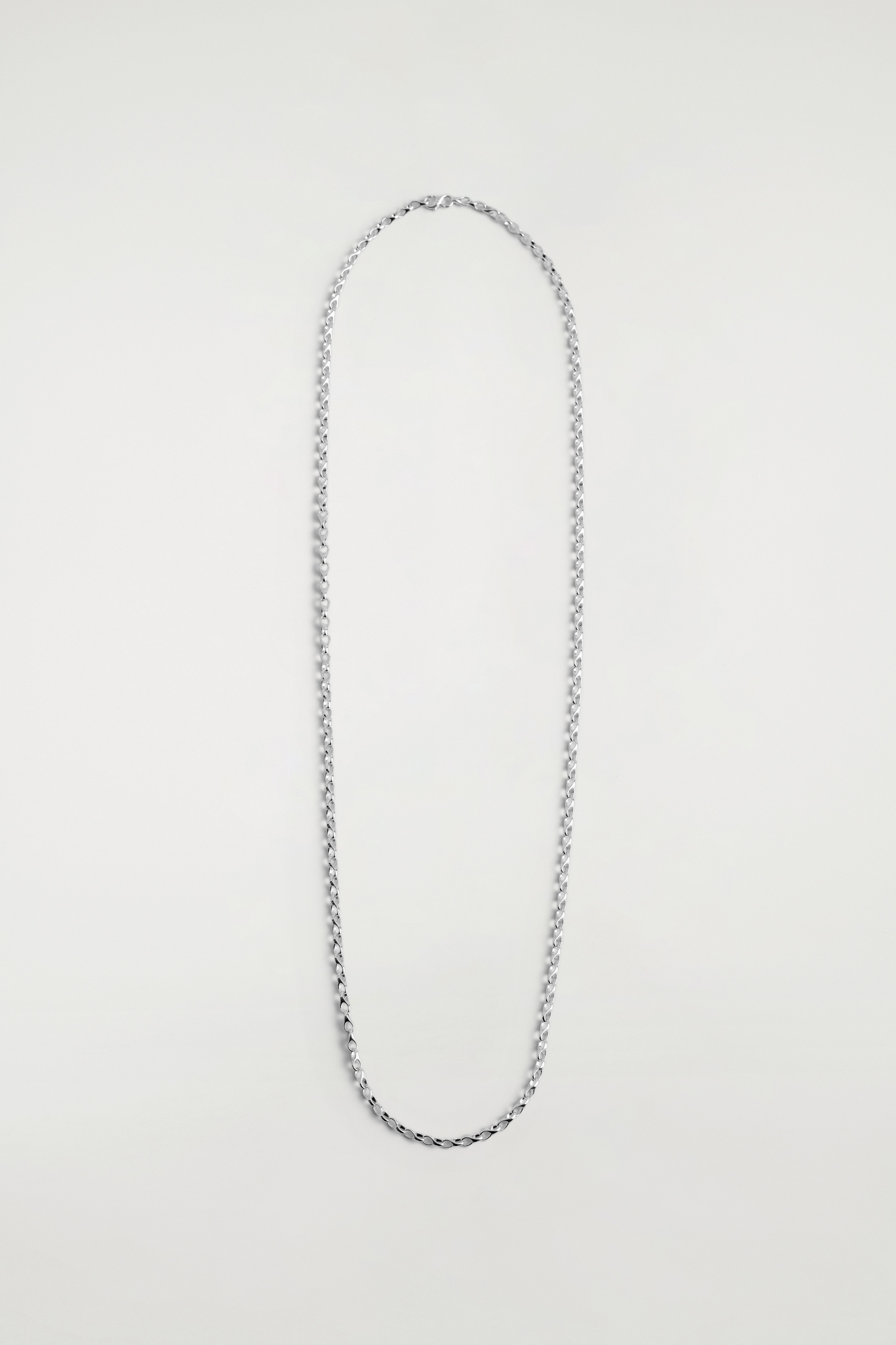 שרשרת ארוכה עם חוליות בצורת טיפה - כסף