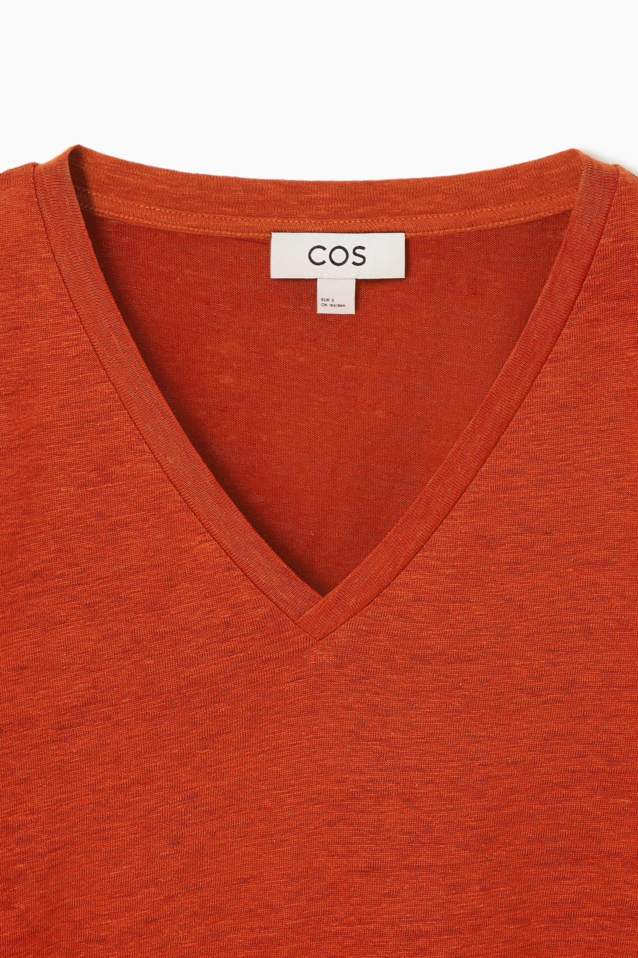 Visa större bild: V-RINGAD T-SHIRT I LINNE - MÖRKORANGE - DAM | H&M FI 2
