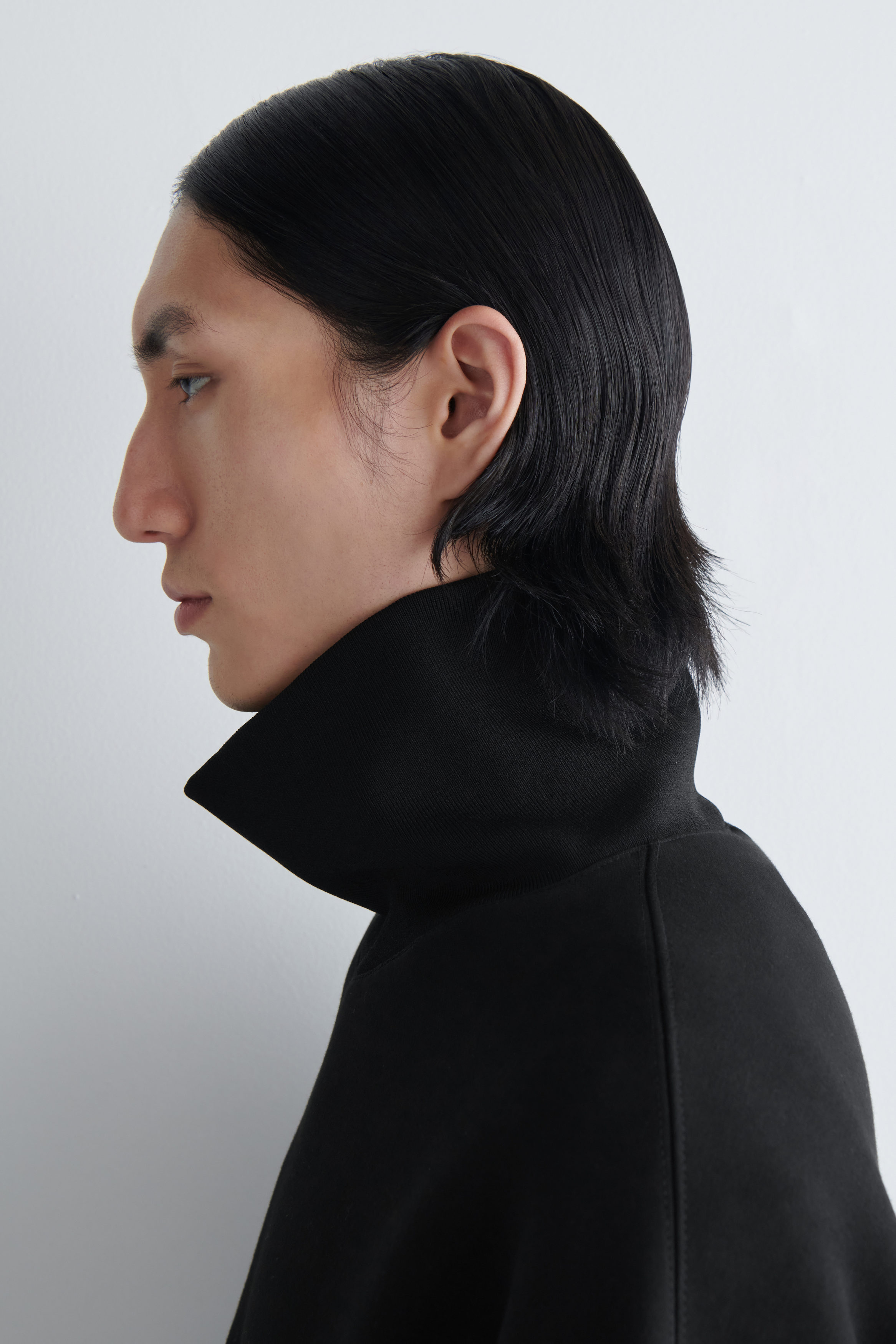 SCUBA FUNNEL-NECK SWEATSHIRT - BLACK | COS
