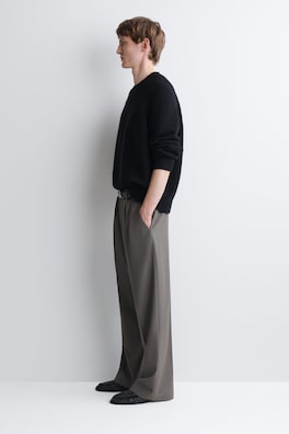 CHUNKY CASHMERE SWEATER — BLACK 3