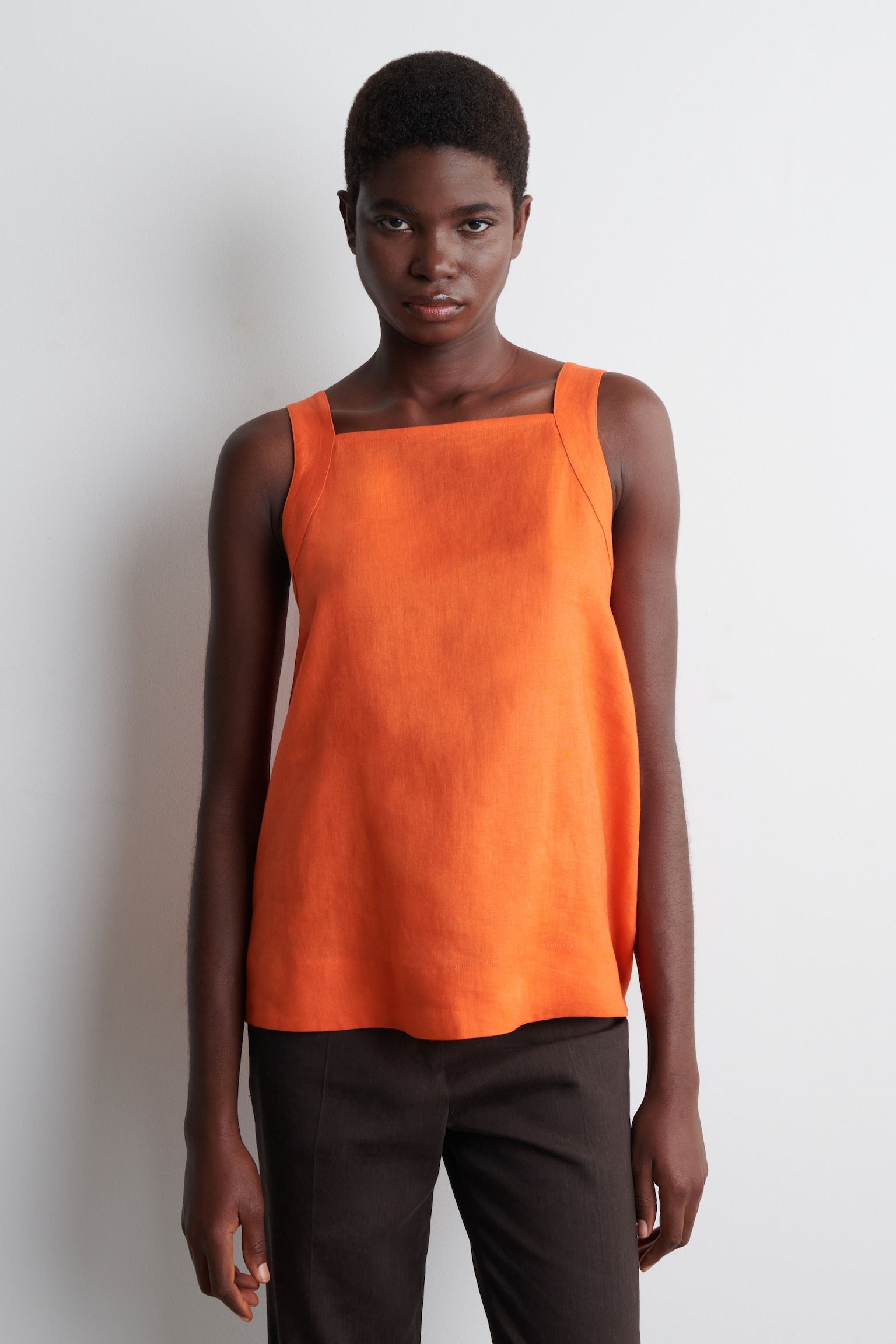 TOP DE LINO CON LAZADA - MANDARINA/MARRÓN/NEGRO