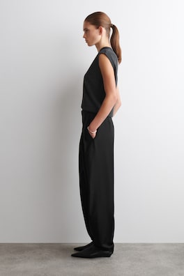 MERINO WOOL V-NECK VEST — DARK GREY 3